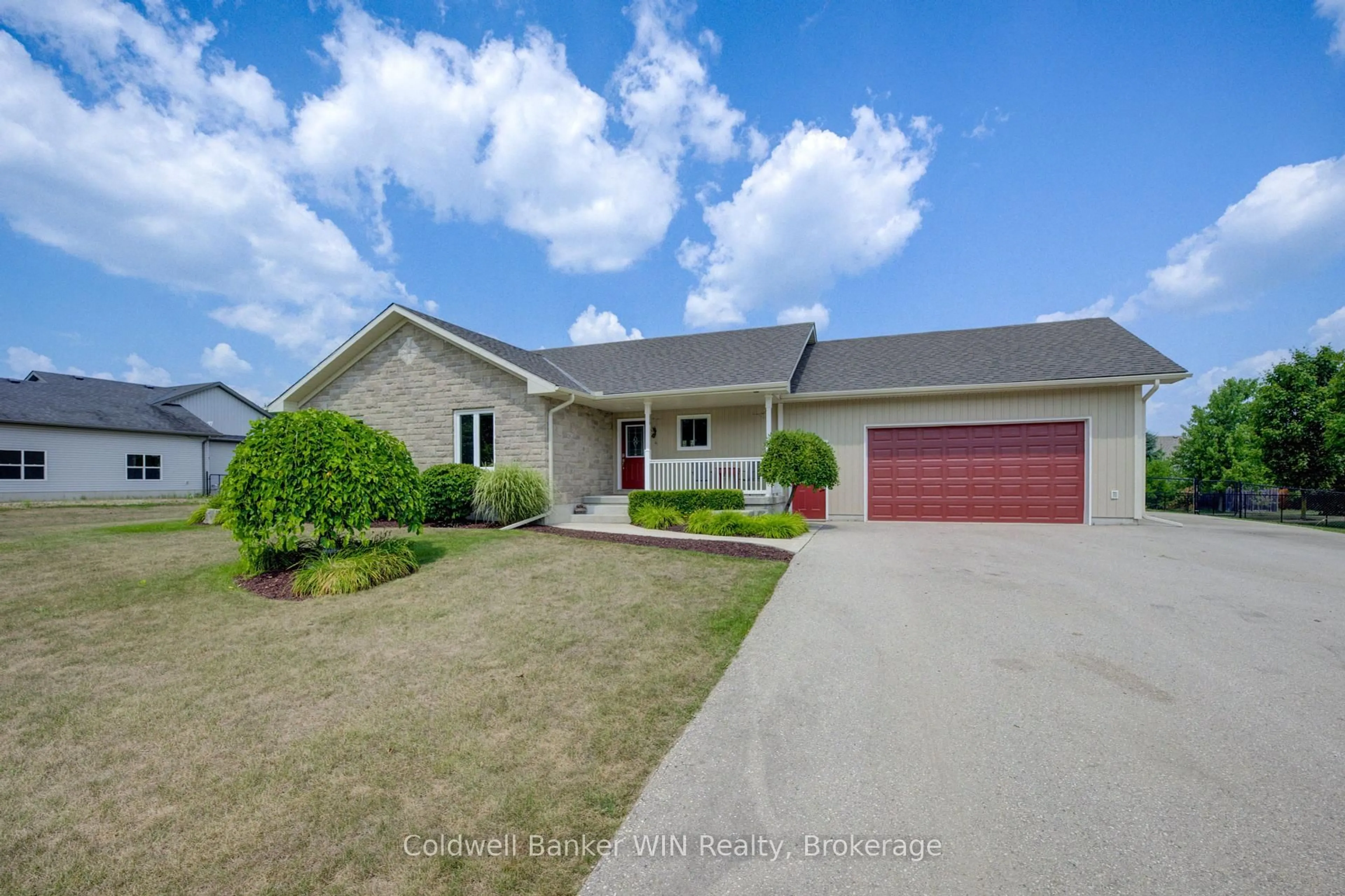 A pic from outside/outdoor area/front of a property/back of a property/a pic from drone, street for 22 REGENCY Dr, Minto Ontario N0G 1M0