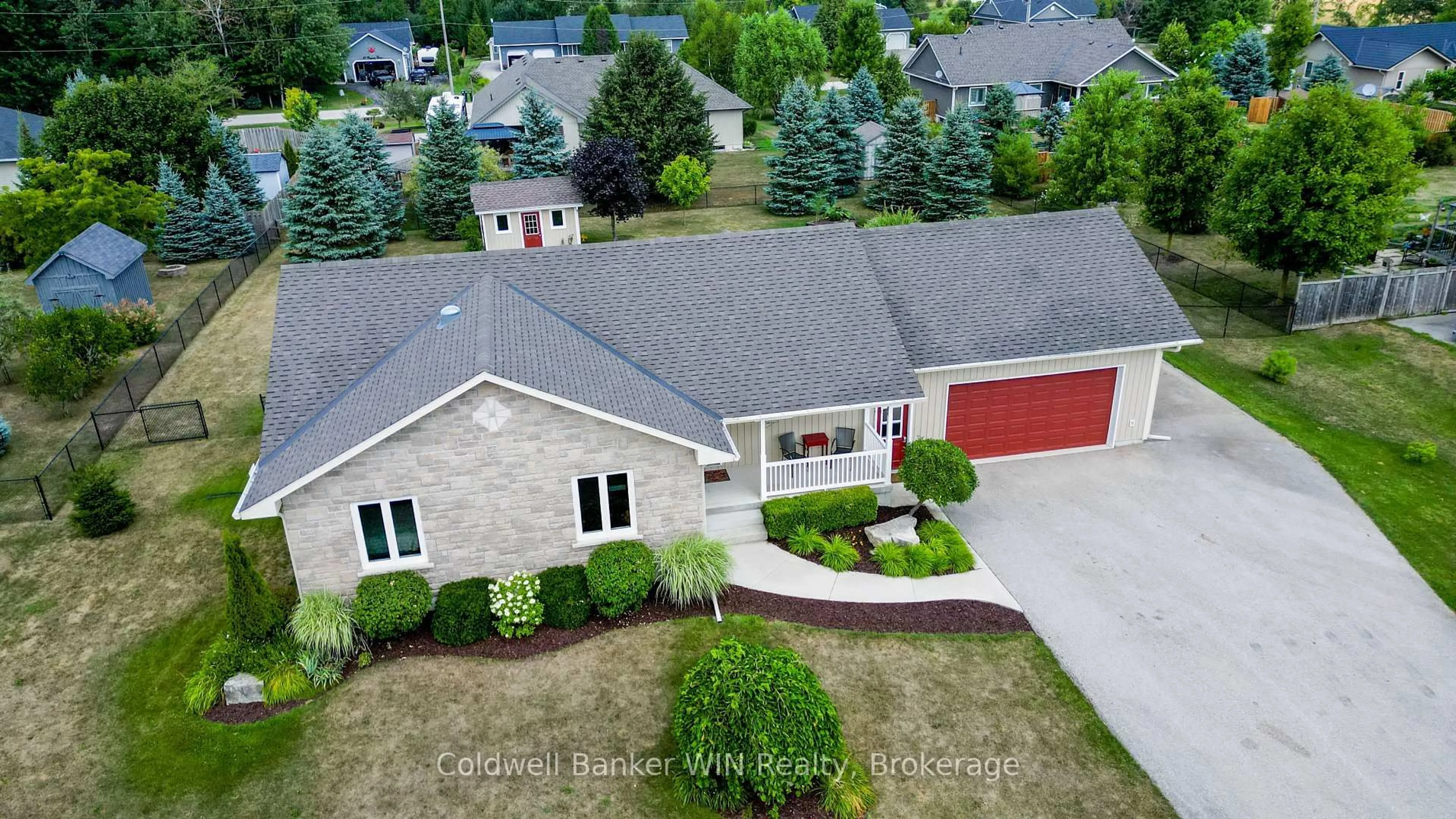 A pic from outside/outdoor area/front of a property/back of a property/a pic from drone, street for 22 REGENCY Dr, Minto Ontario N0G 1M0