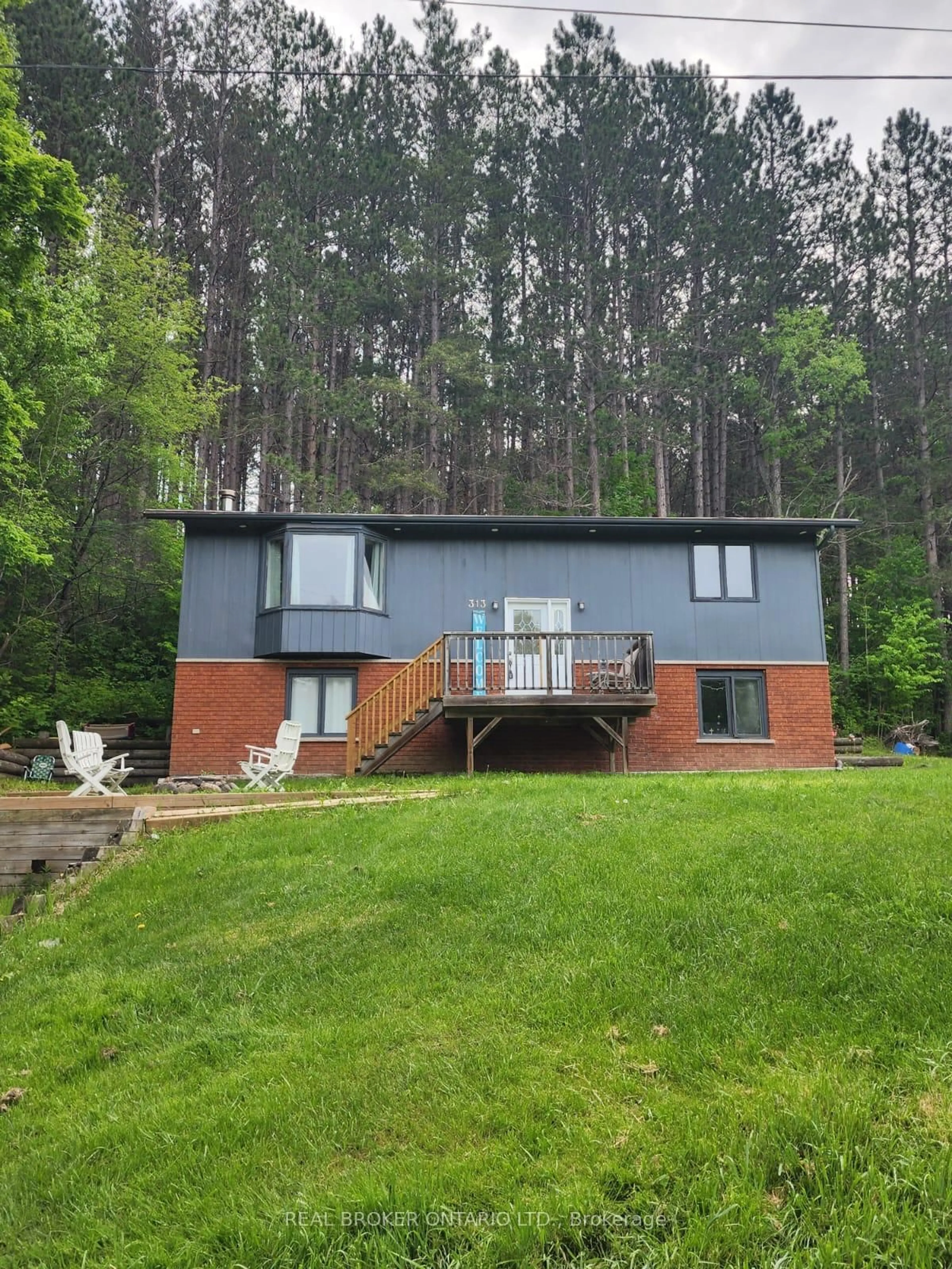 Home with vinyl exterior material, unknown for 313 Syples St, Armour Ontario P0A 1C0