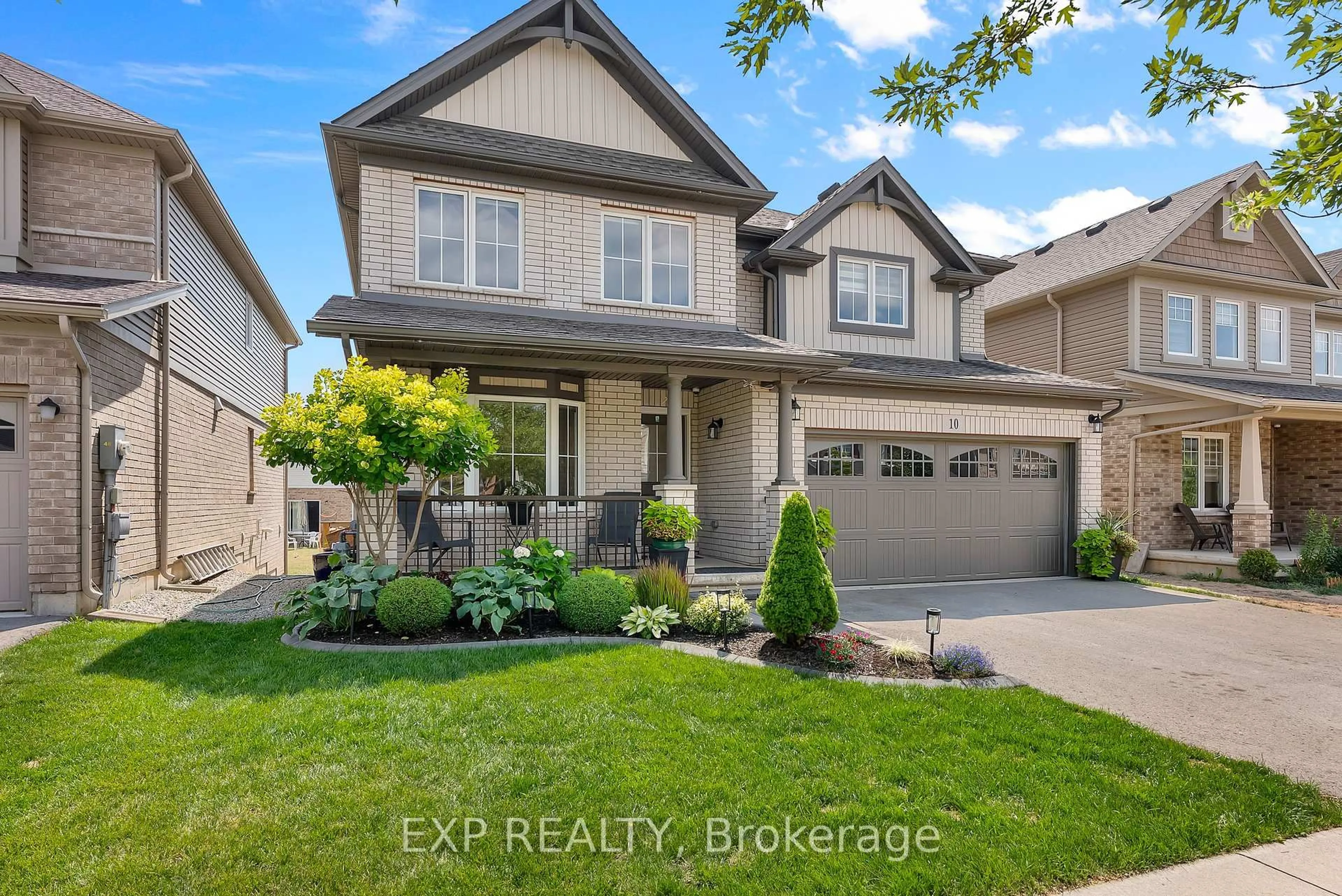 Home with vinyl exterior material, street for 10 Riley Ave, Pelham Ontario L0S 1E6