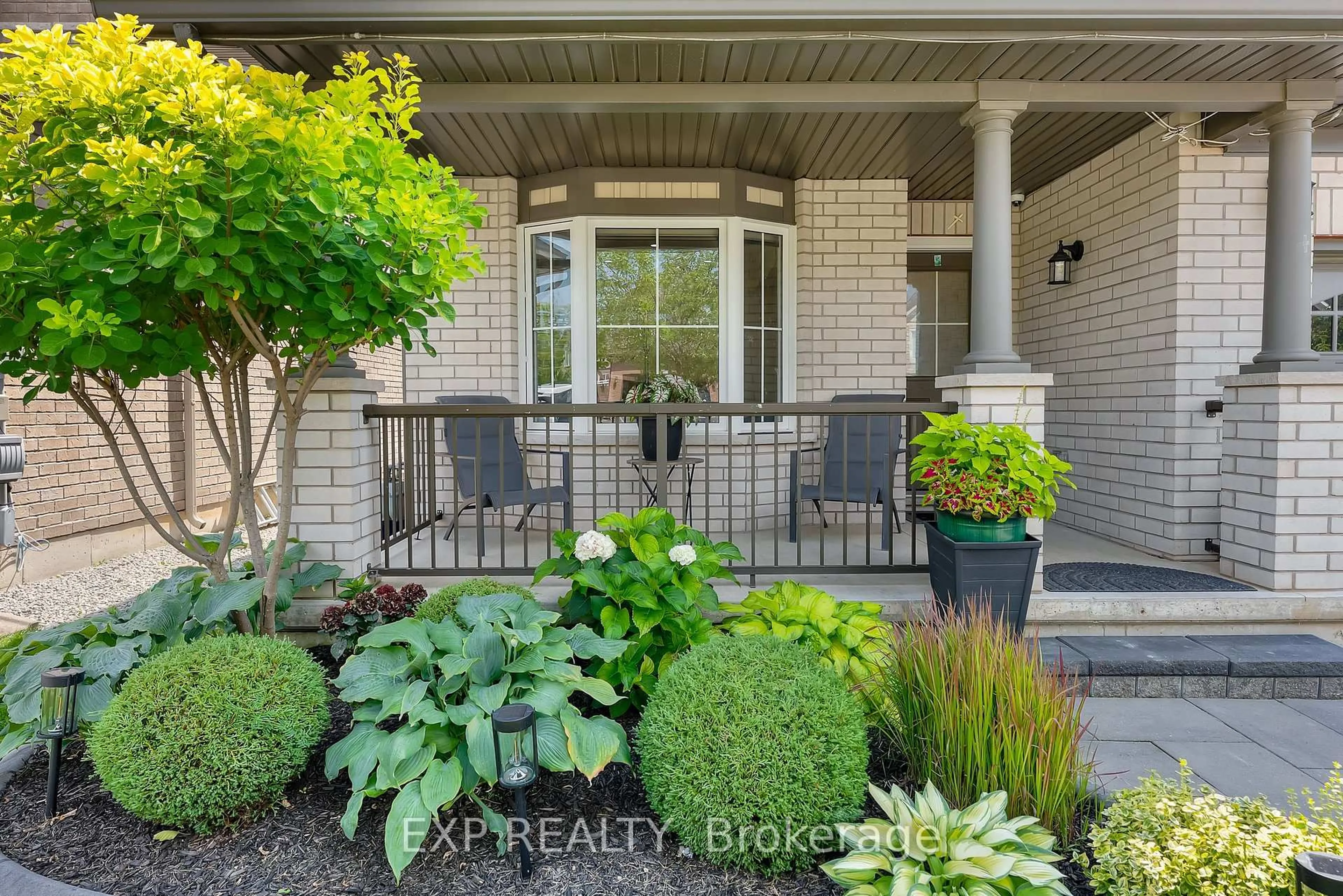 Indoor entryway for 10 Riley Ave, Pelham Ontario L0S 1E6