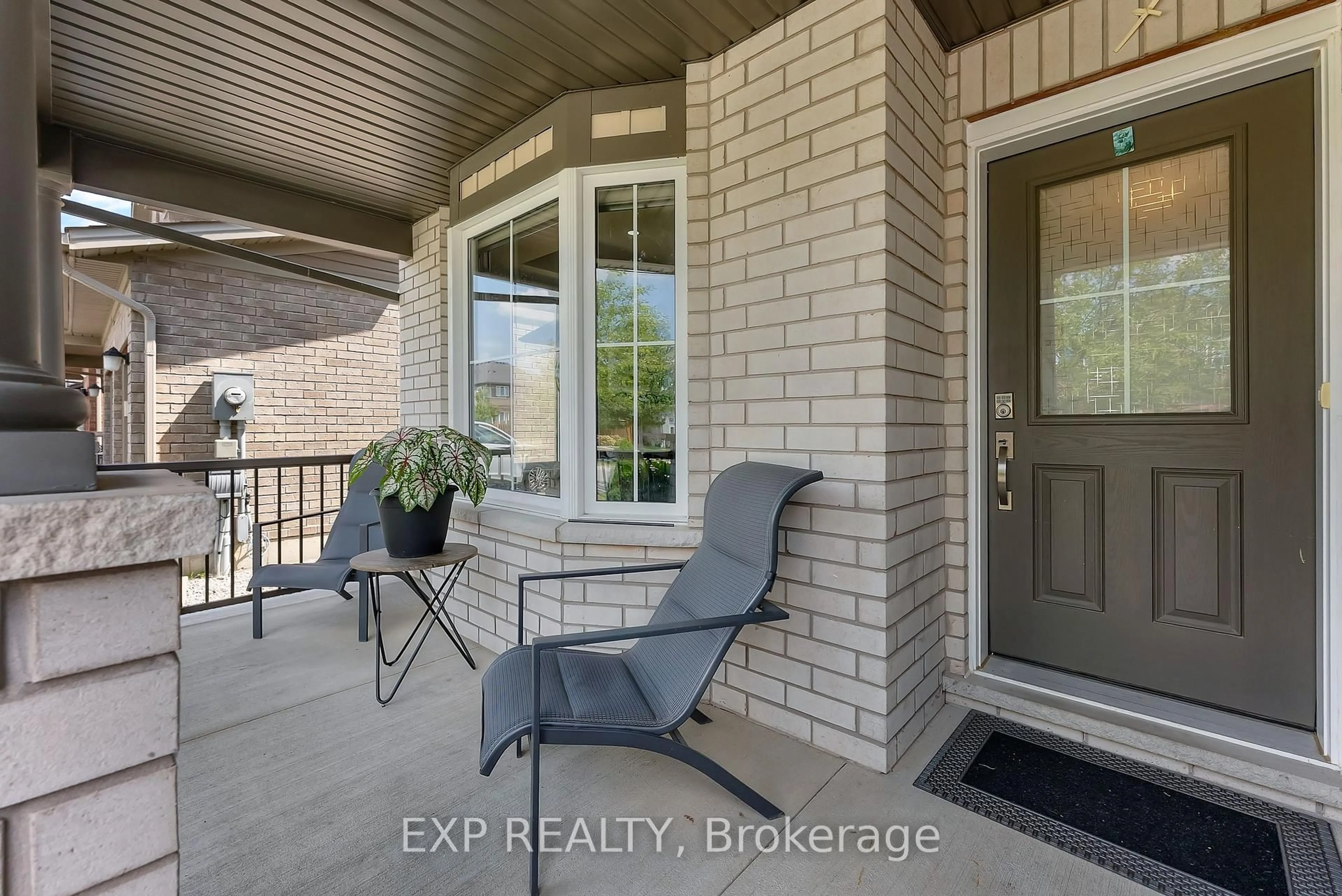 Indoor entryway for 10 Riley Ave, Pelham Ontario L0S 1E6