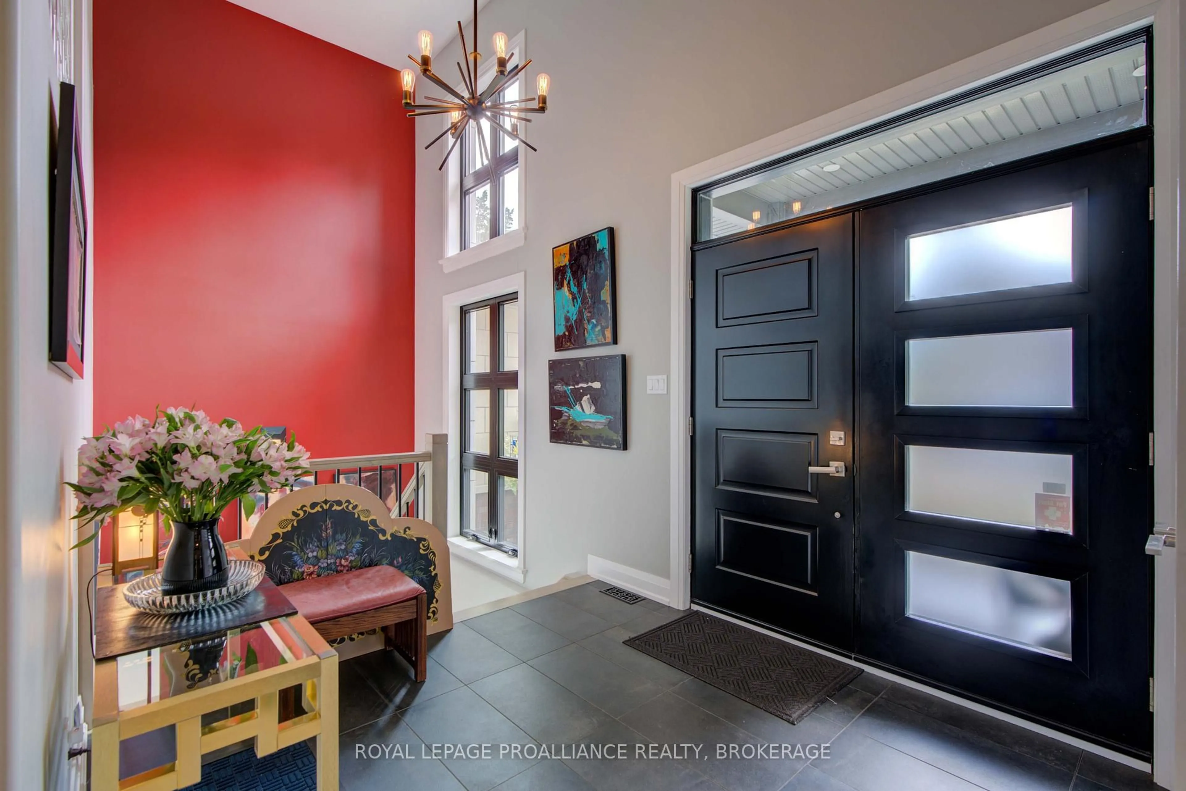 Indoor entryway for 28 George St, Westport Ontario K0G 1X0