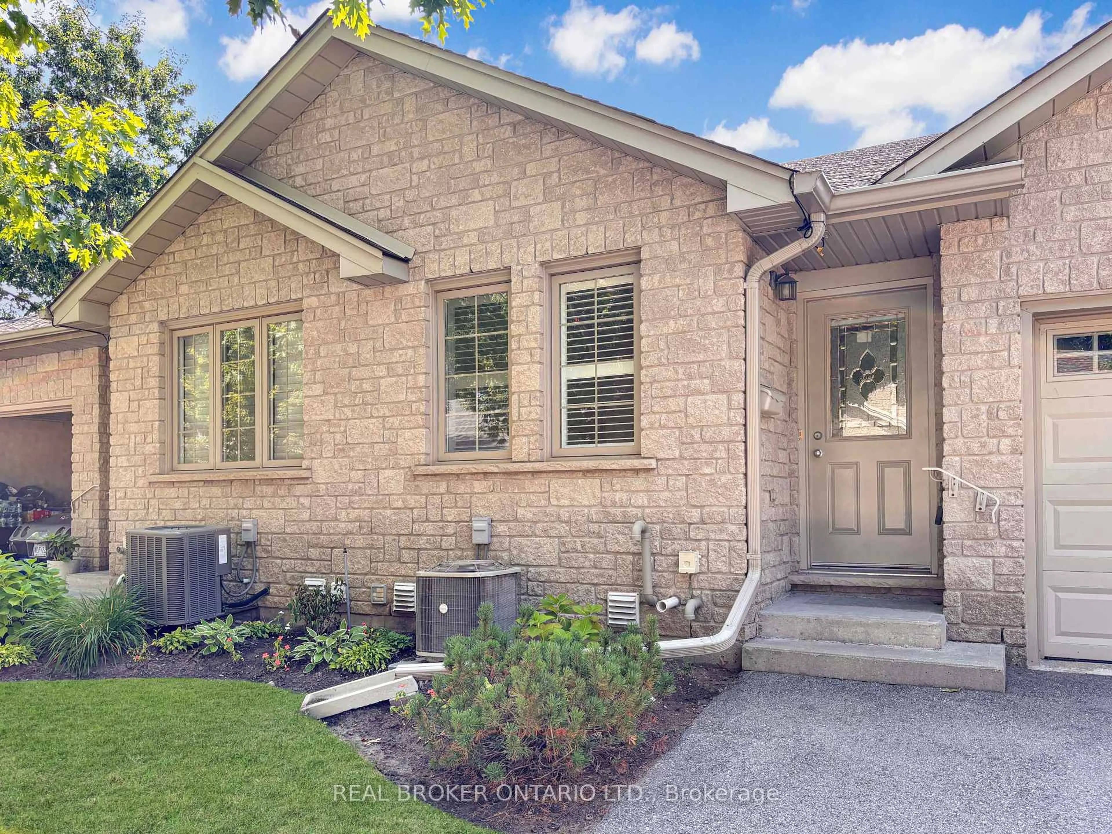 Home with brick exterior material, street for 35 Stratford Terr #35, Brantford Ontario N3T 6R8