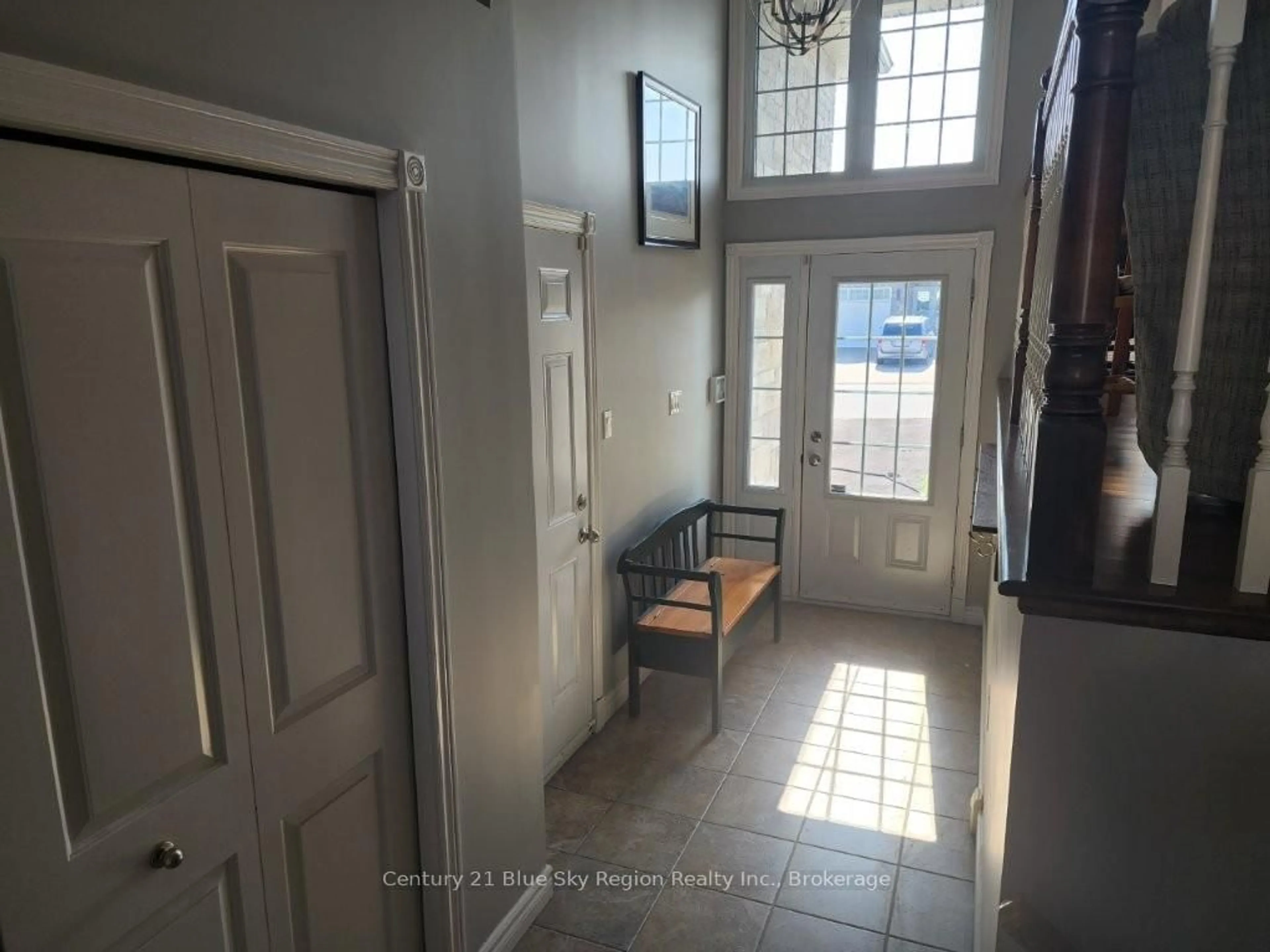 Indoor entryway for 4 Brookland Dr, North Bay Ontario P1A 0A1