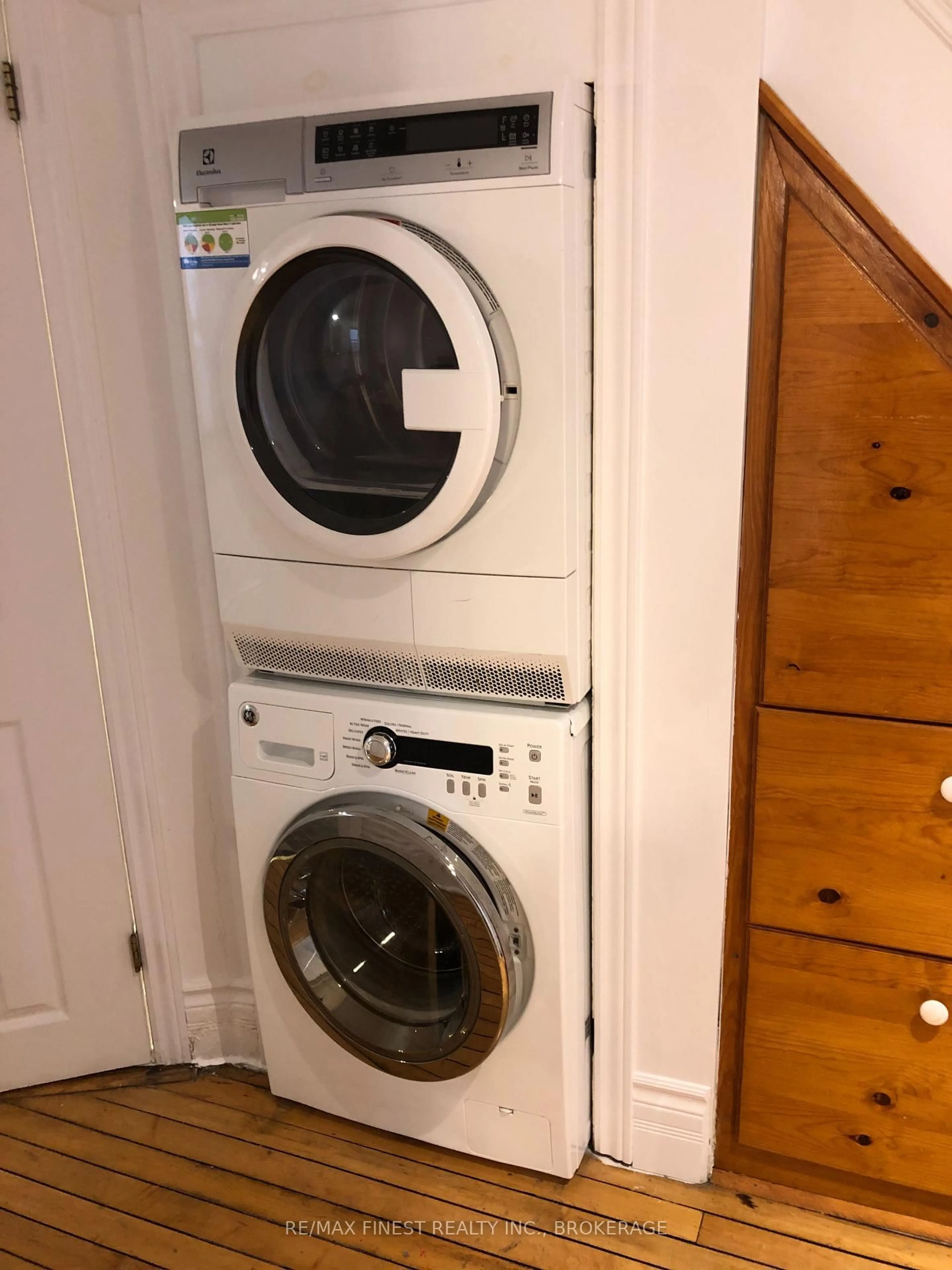 Laundry room for 321 Regent St, Kingston Ontario K7L 4K7