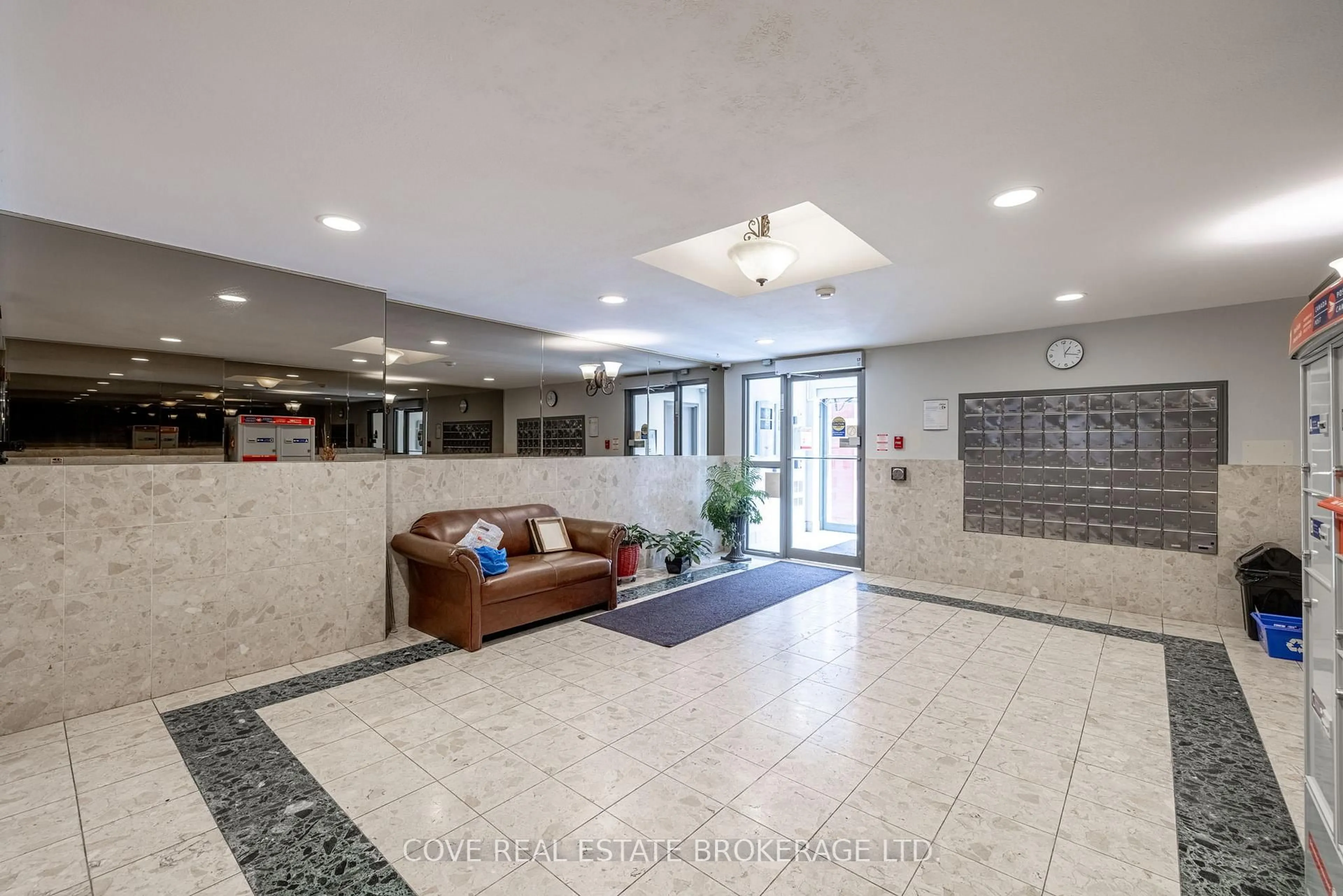 Lobby for 76 Base Line Rd #1004, London South Ontario N6J 4X6