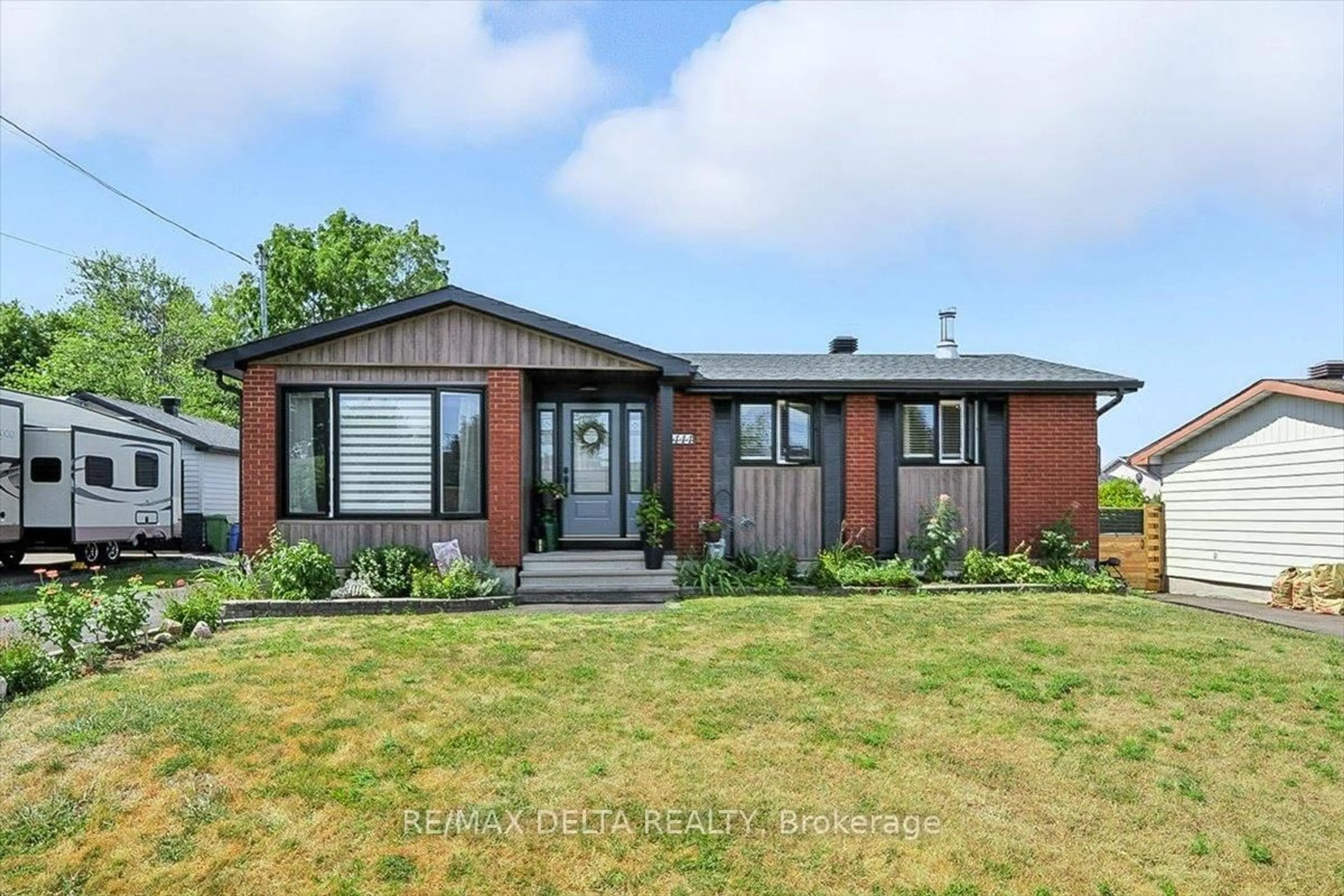 Home with brick exterior material, unknown for 444 Gilles St, Clarence-Rockland Ontario K4K 1H4