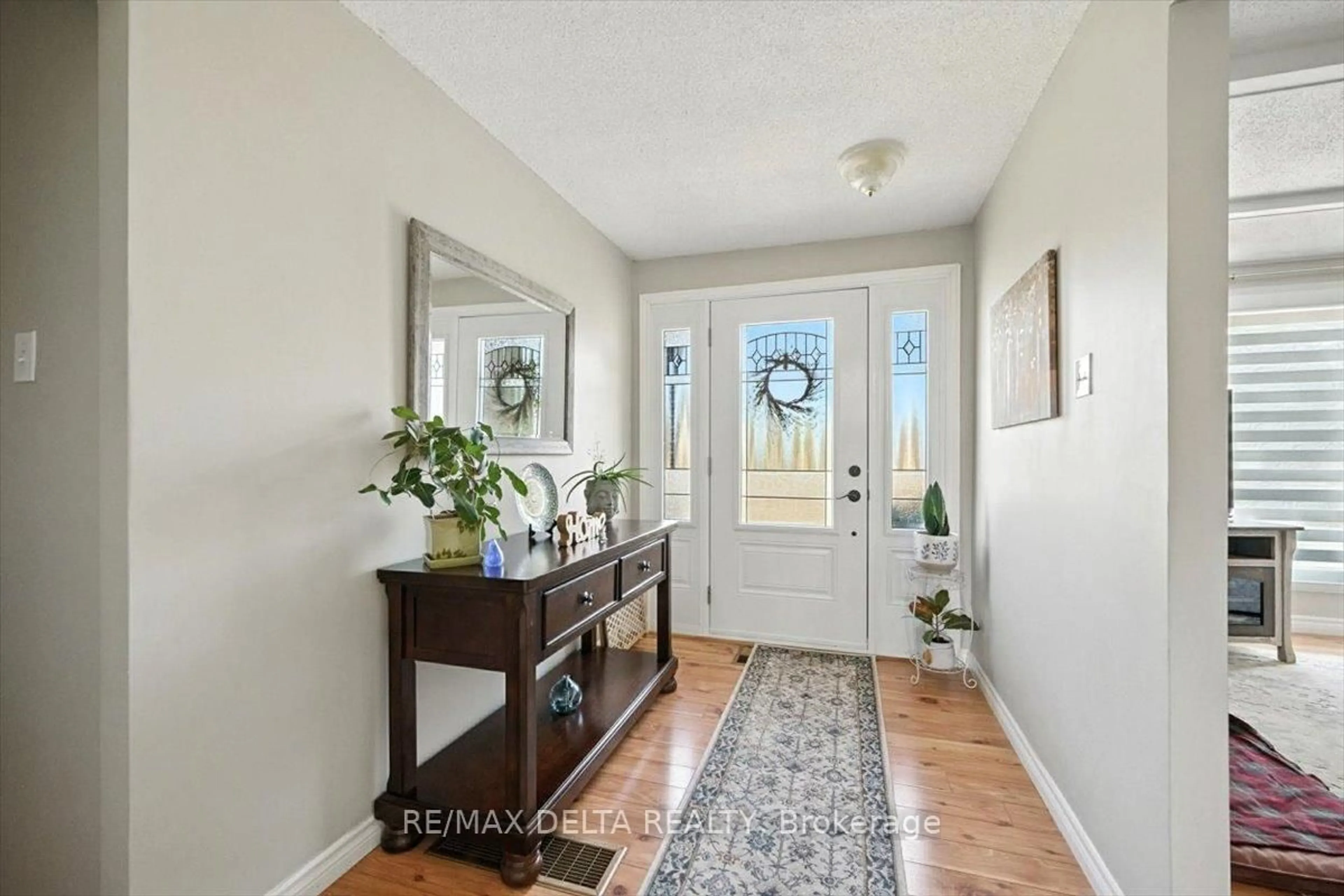 Indoor entryway for 444 Gilles St, Clarence-Rockland Ontario K4K 1H4