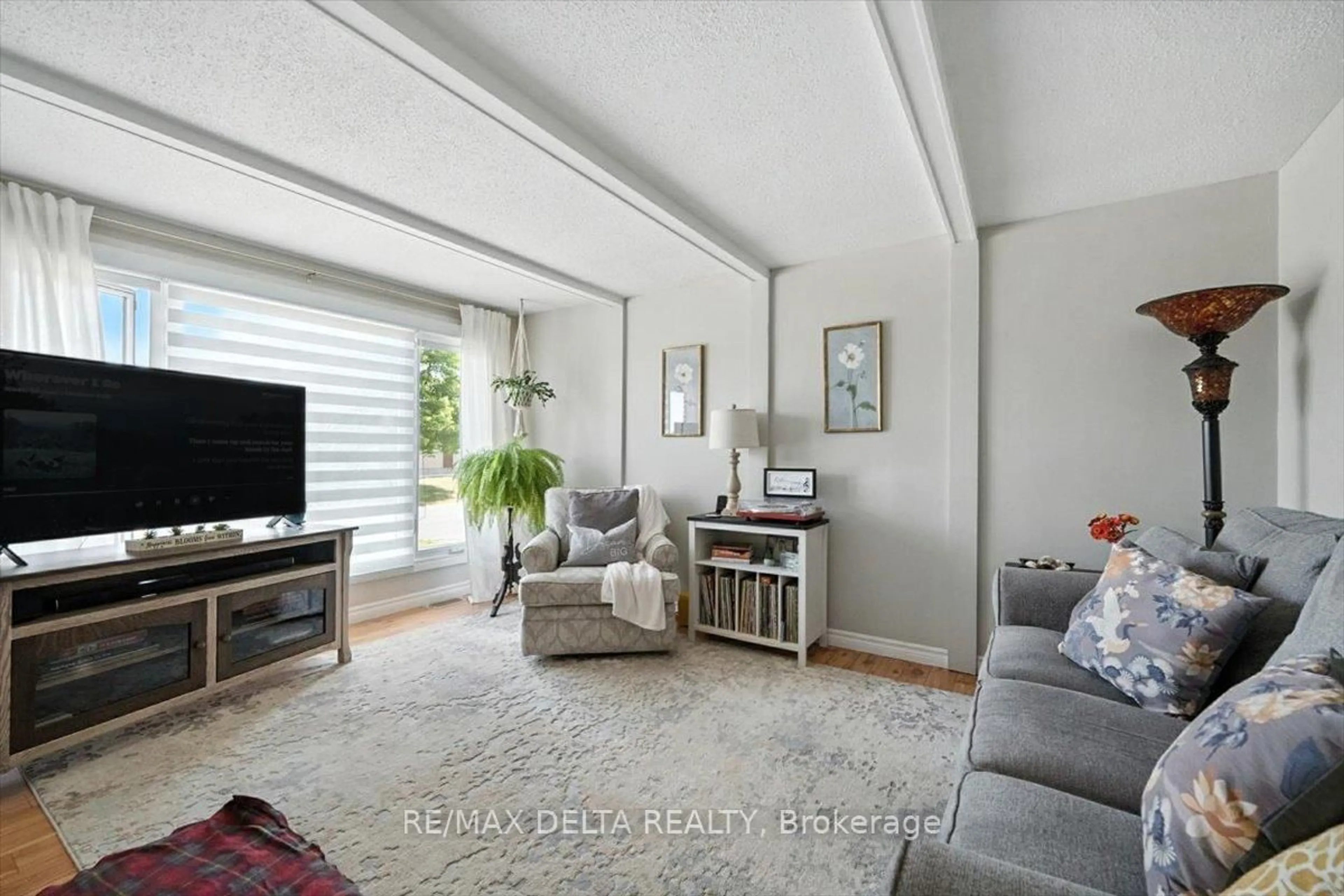 Living room with furniture, unknown for 444 Gilles St, Clarence-Rockland Ontario K4K 1H4