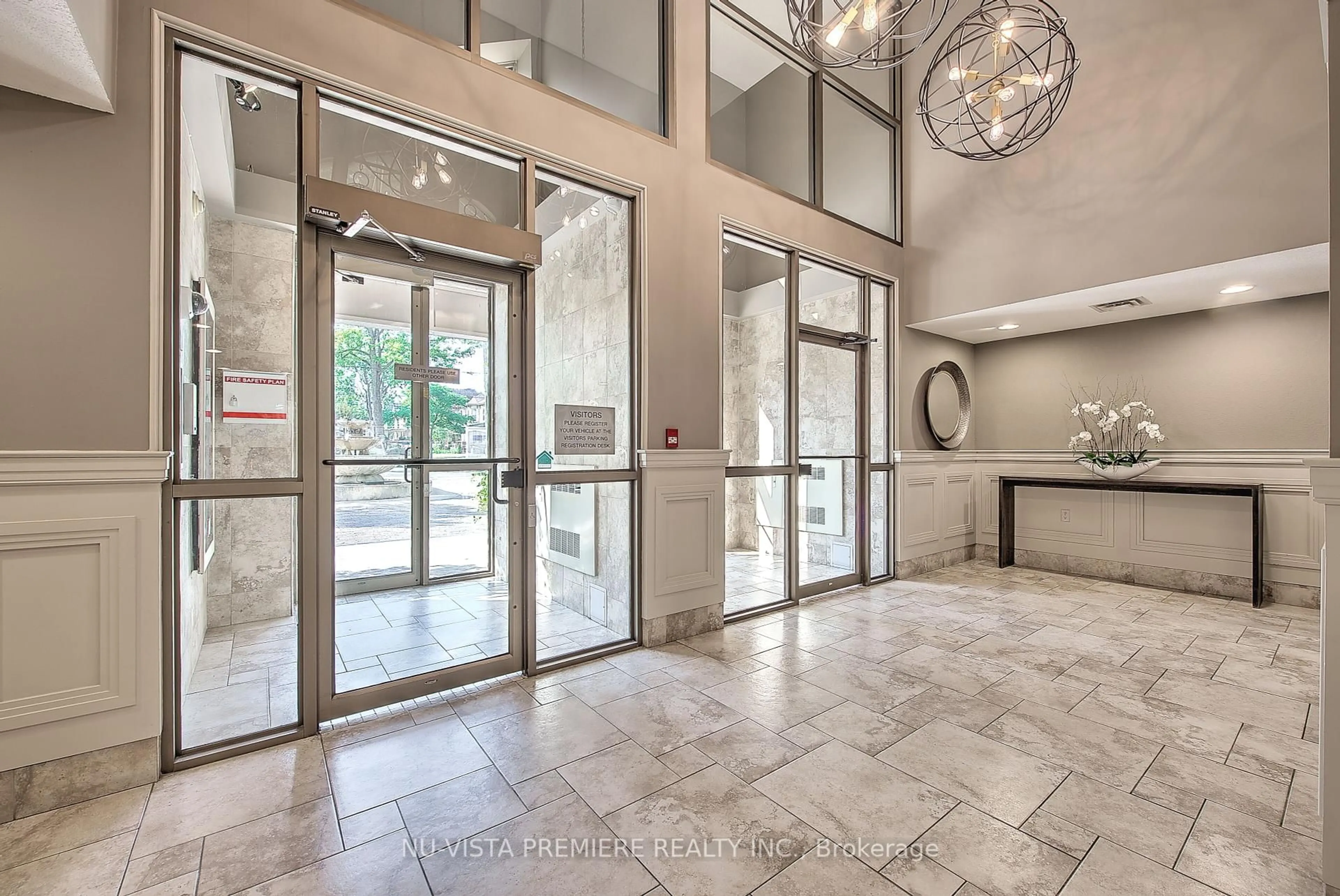 Indoor foyer for 250 Pall Mall St #1203, London East Ontario N6A 6K3