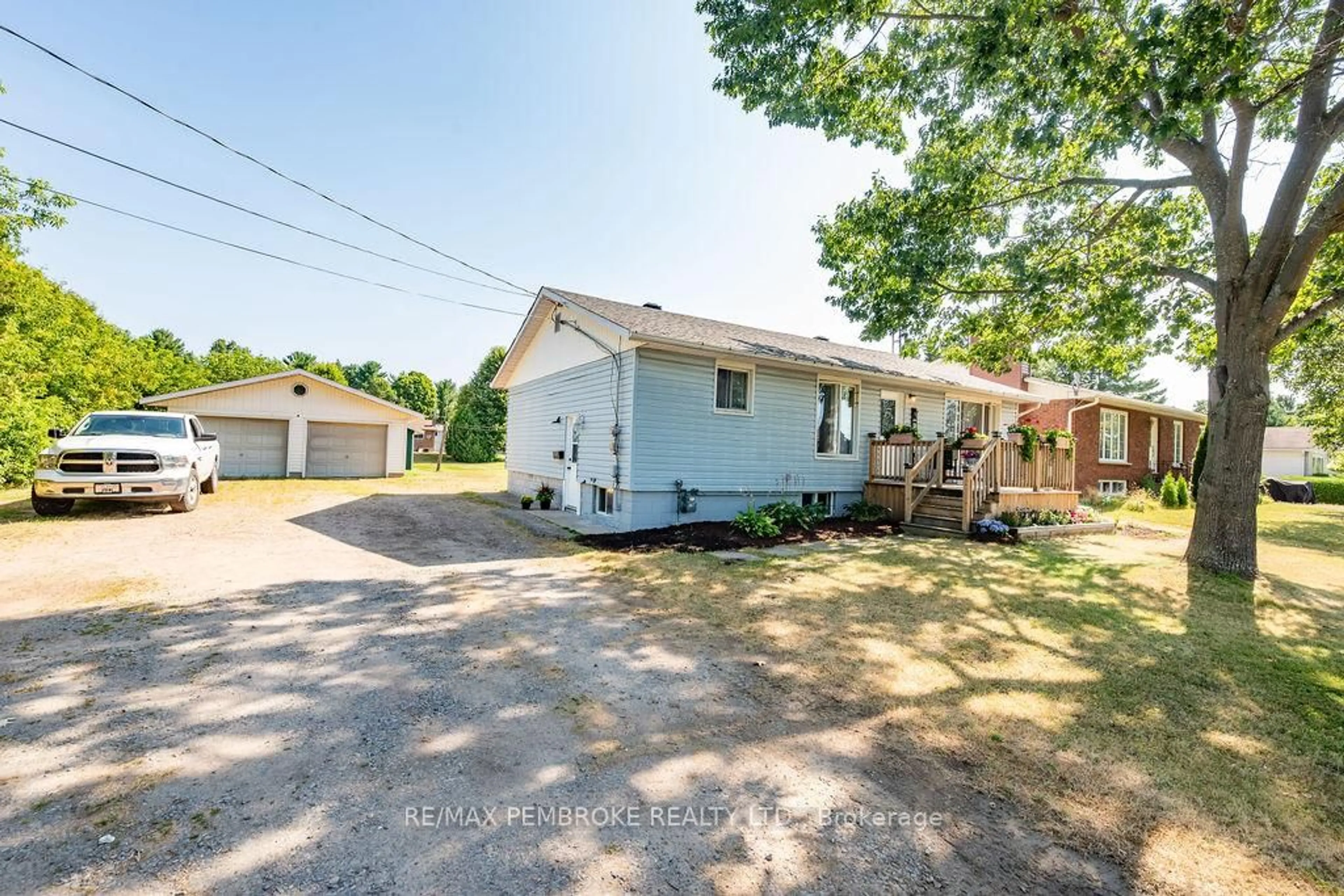 A pic from outside/outdoor area/front of a property/back of a property/a pic from drone, street for 159 Mud Lake Rd, Pembroke Ontario K8A 6W4