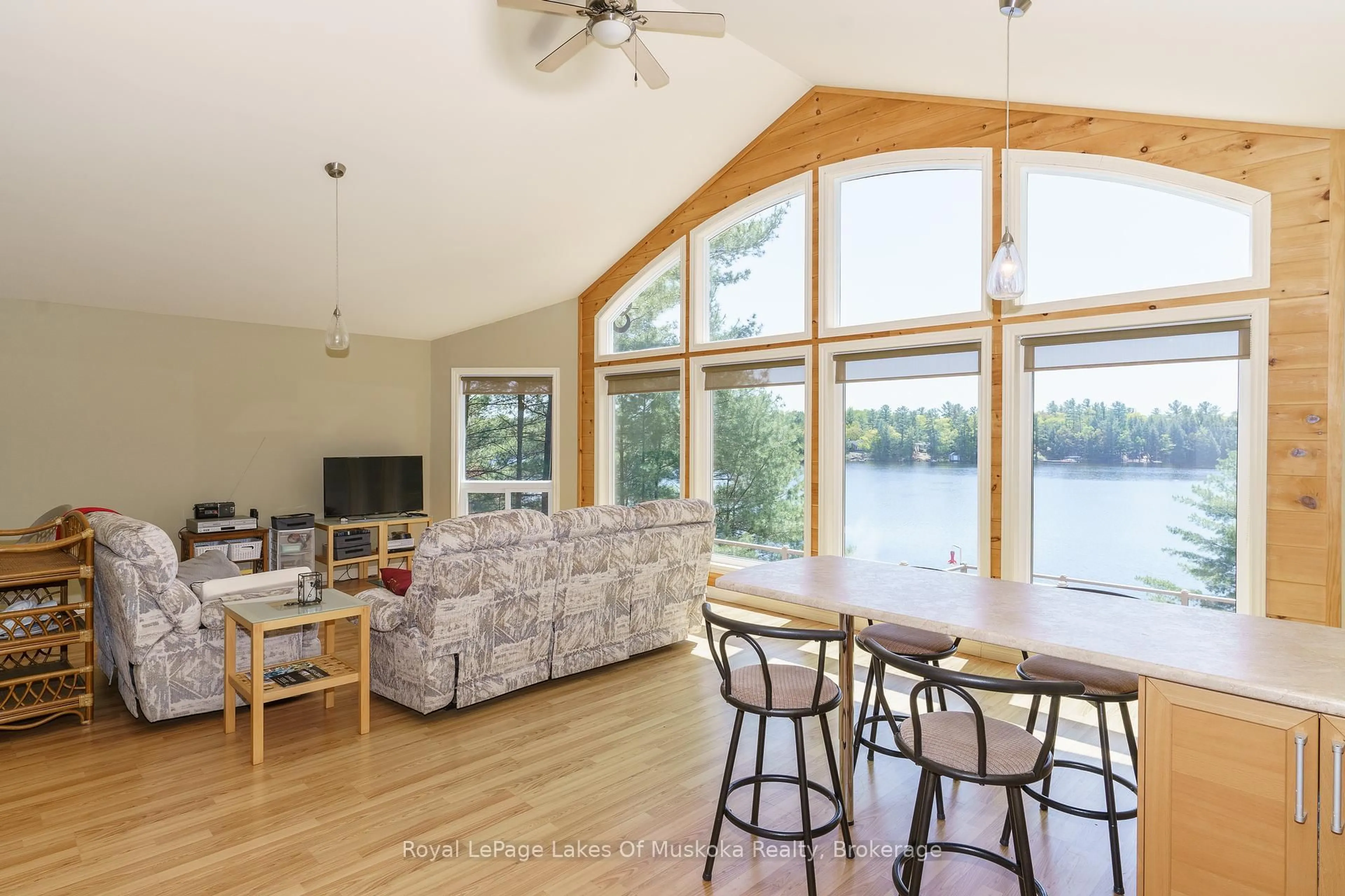 Open concept kitchen, wood/laminate floor for 22 Mile Island, Gravenhurst Ontario P0E 1G0