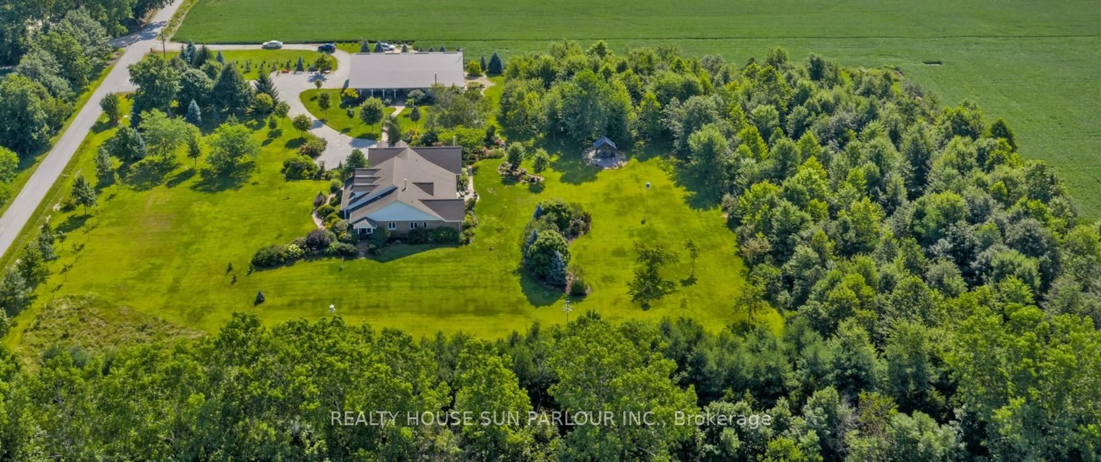 A pic from outside/outdoor area/front of a property/back of a property/a pic from drone, unknown for 2310 Hickson Rd, Leamington Ontario N0P 2P0