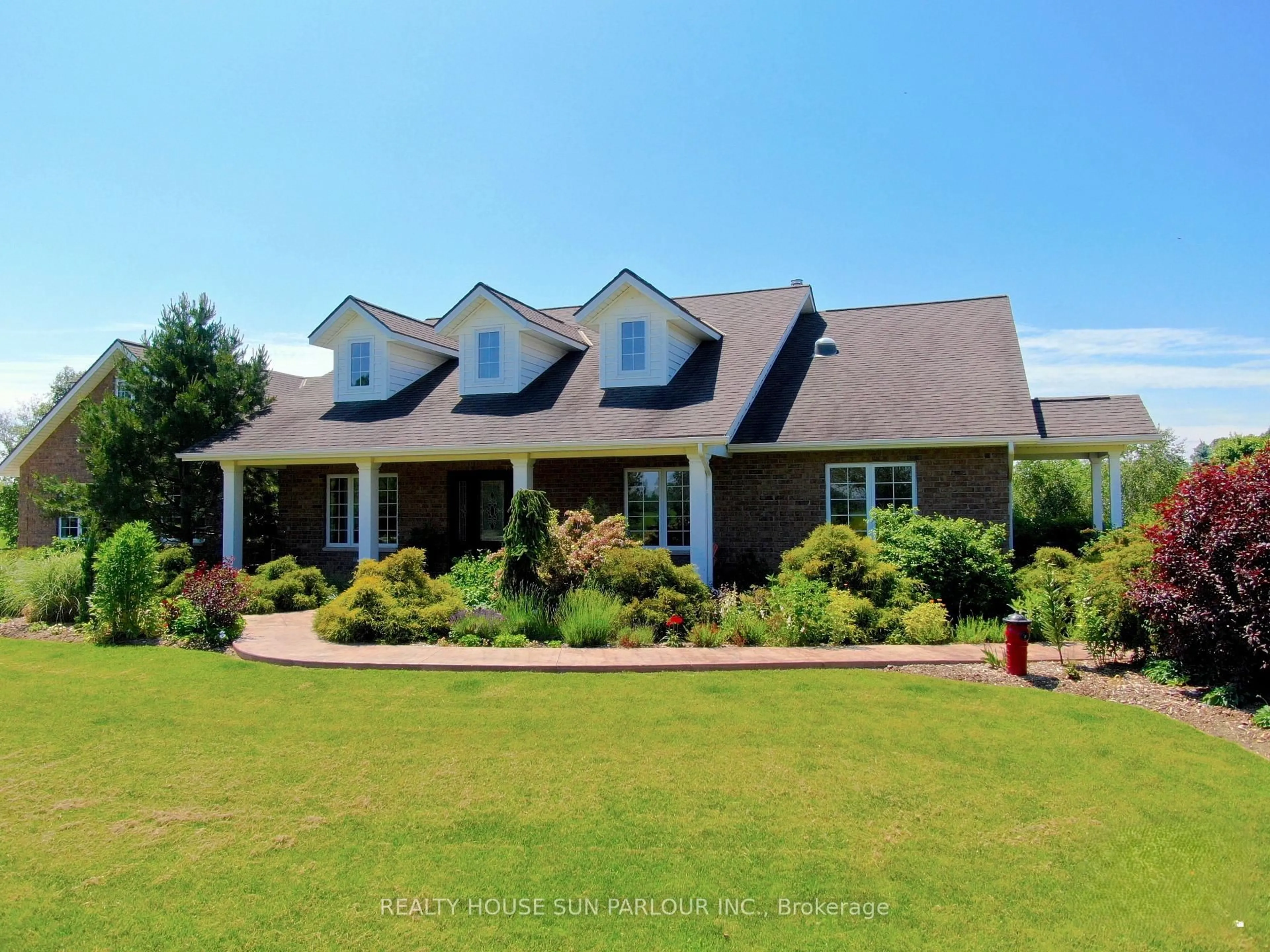 A pic from outside/outdoor area/front of a property/back of a property/a pic from drone, unknown for 2310 Hickson Rd, Leamington Ontario N0P 2P0