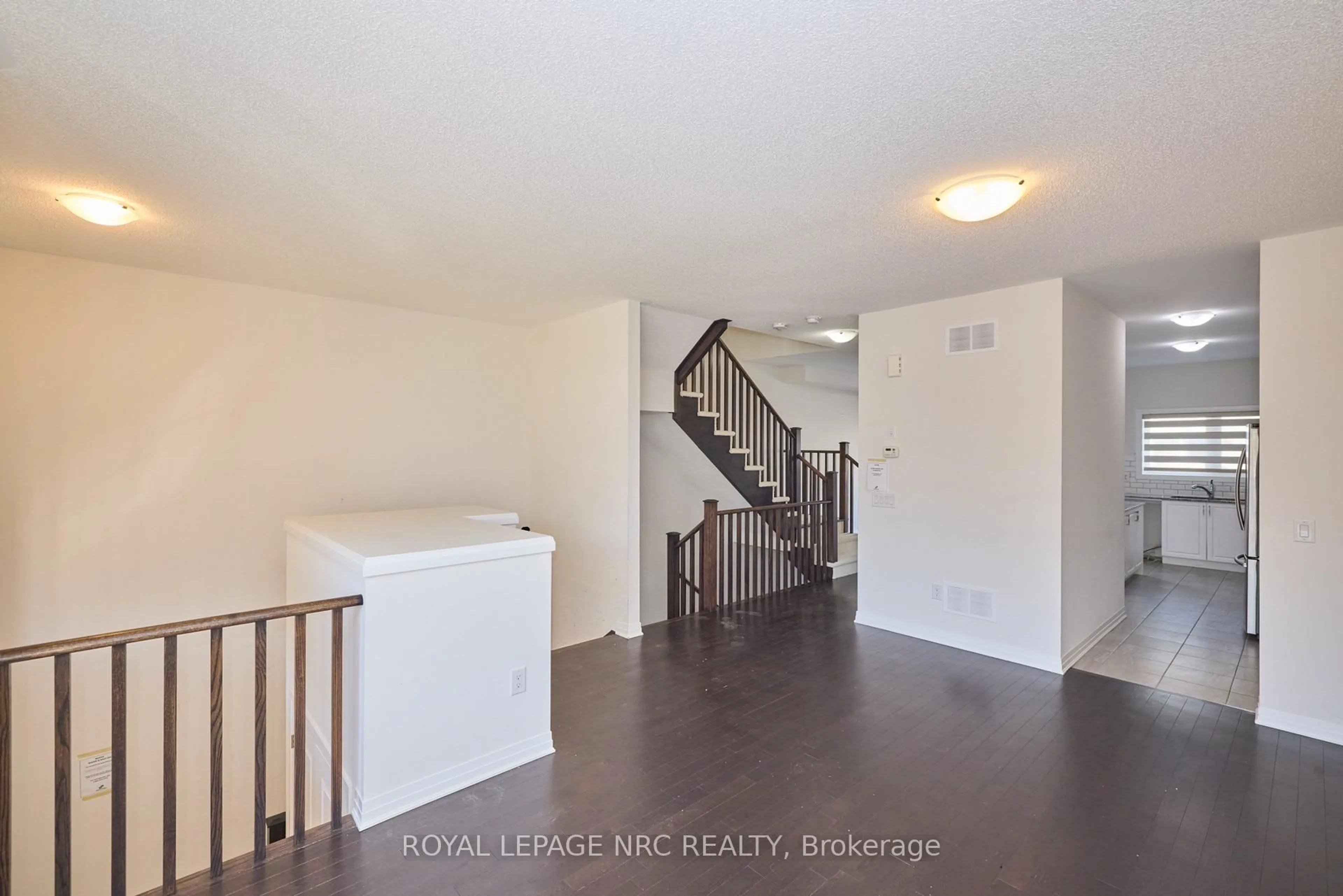 Indoor entryway for 4089 Canby St, Lincoln Ontario L3J 0R4