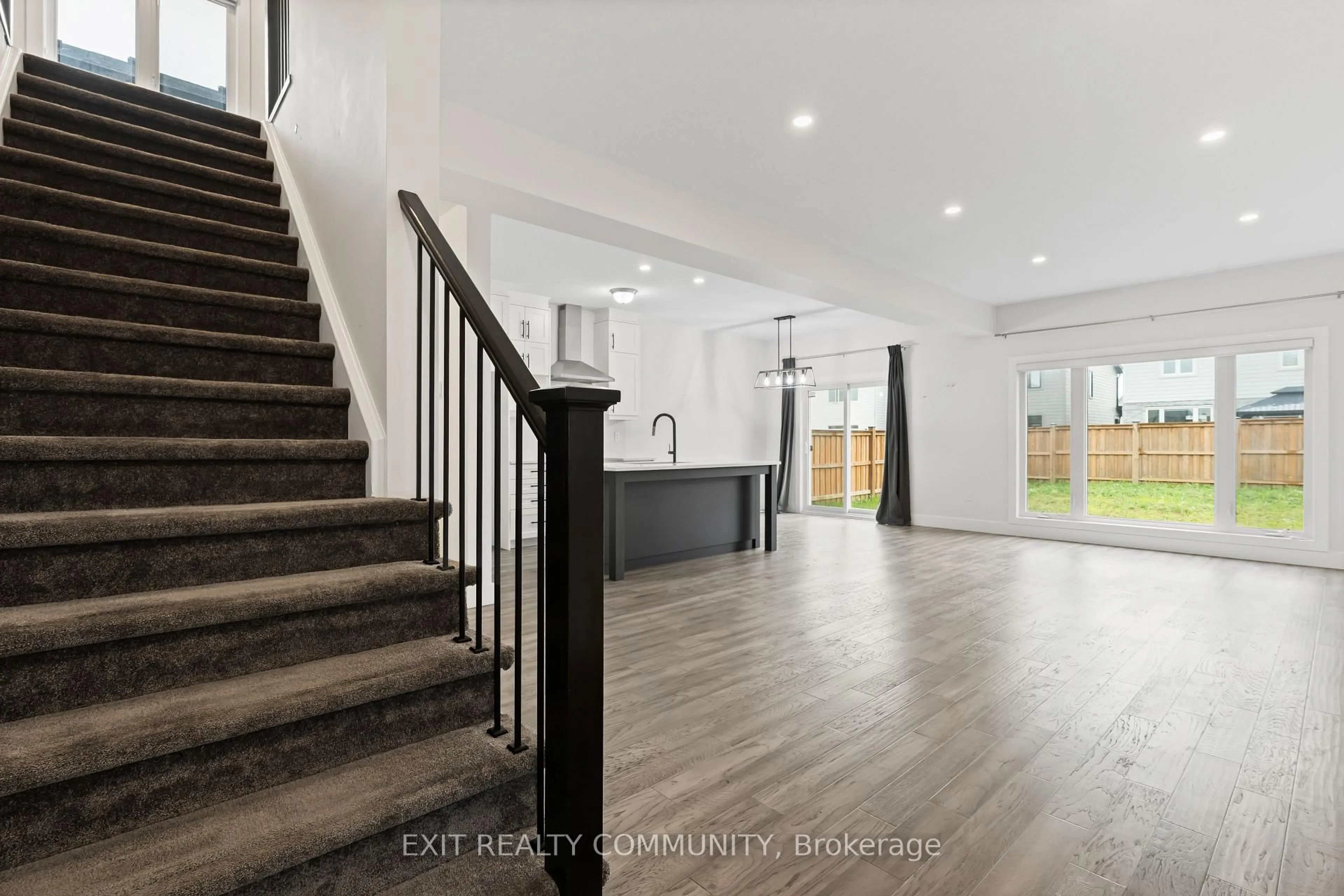 Indoor entryway for 1543 Bob Schram Way, London North Ontario N6G 2V8