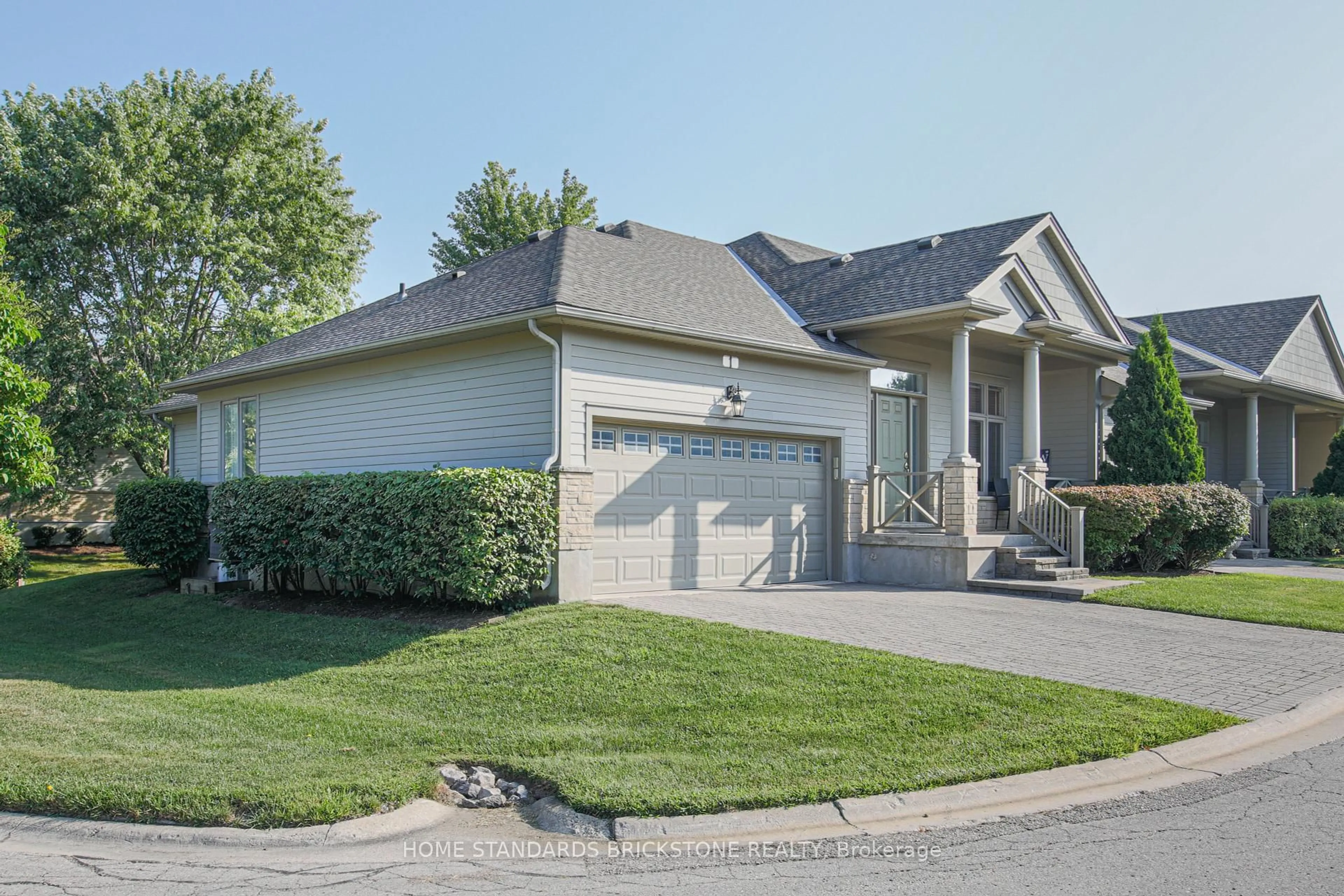 Home with vinyl exterior material, street for 124 NORTH CENTRE RD, LONDON Rd #1, London North Ontario N5X 4R3