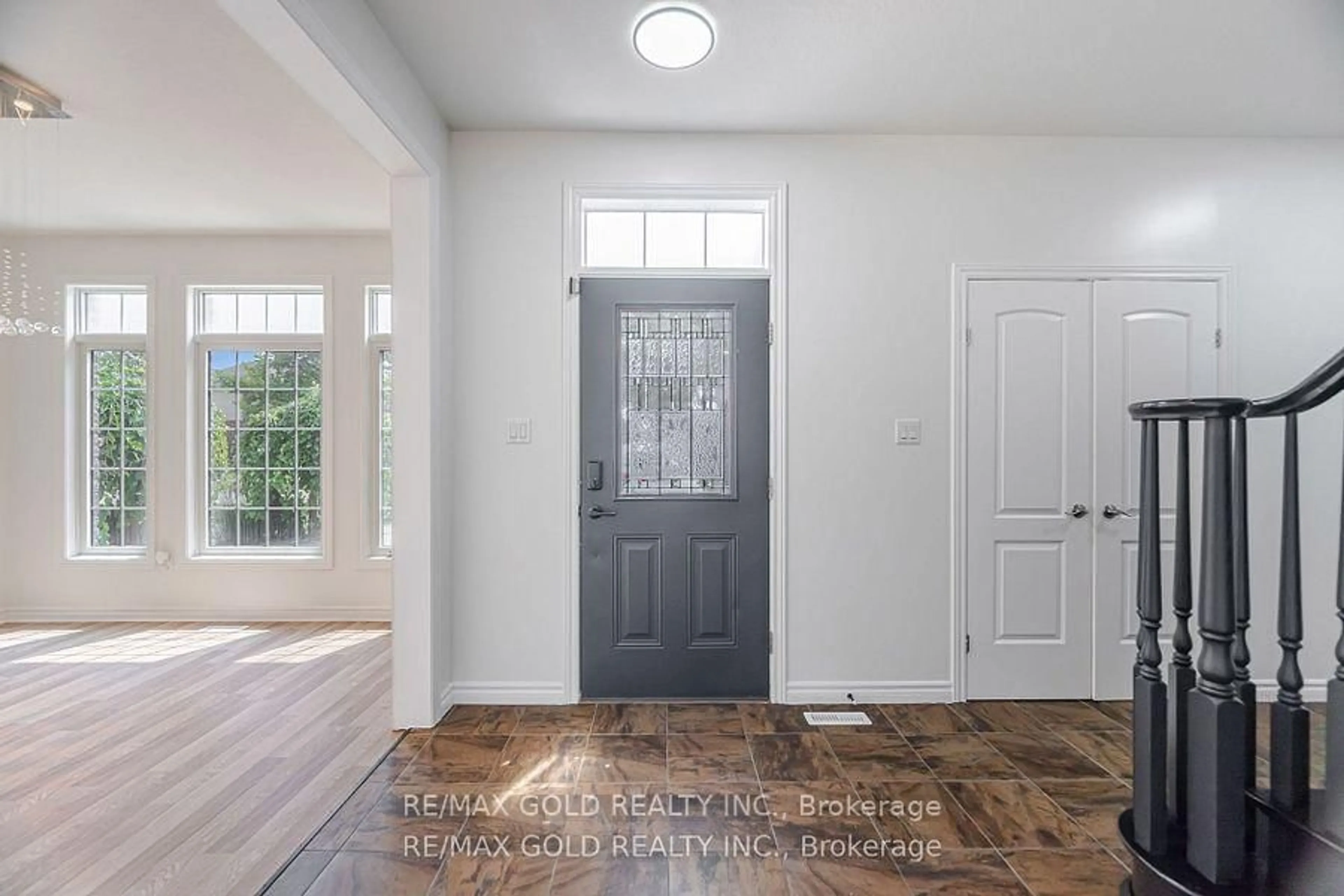 Indoor entryway for 224 Skyline Ave, London North Ontario N5X 0A3