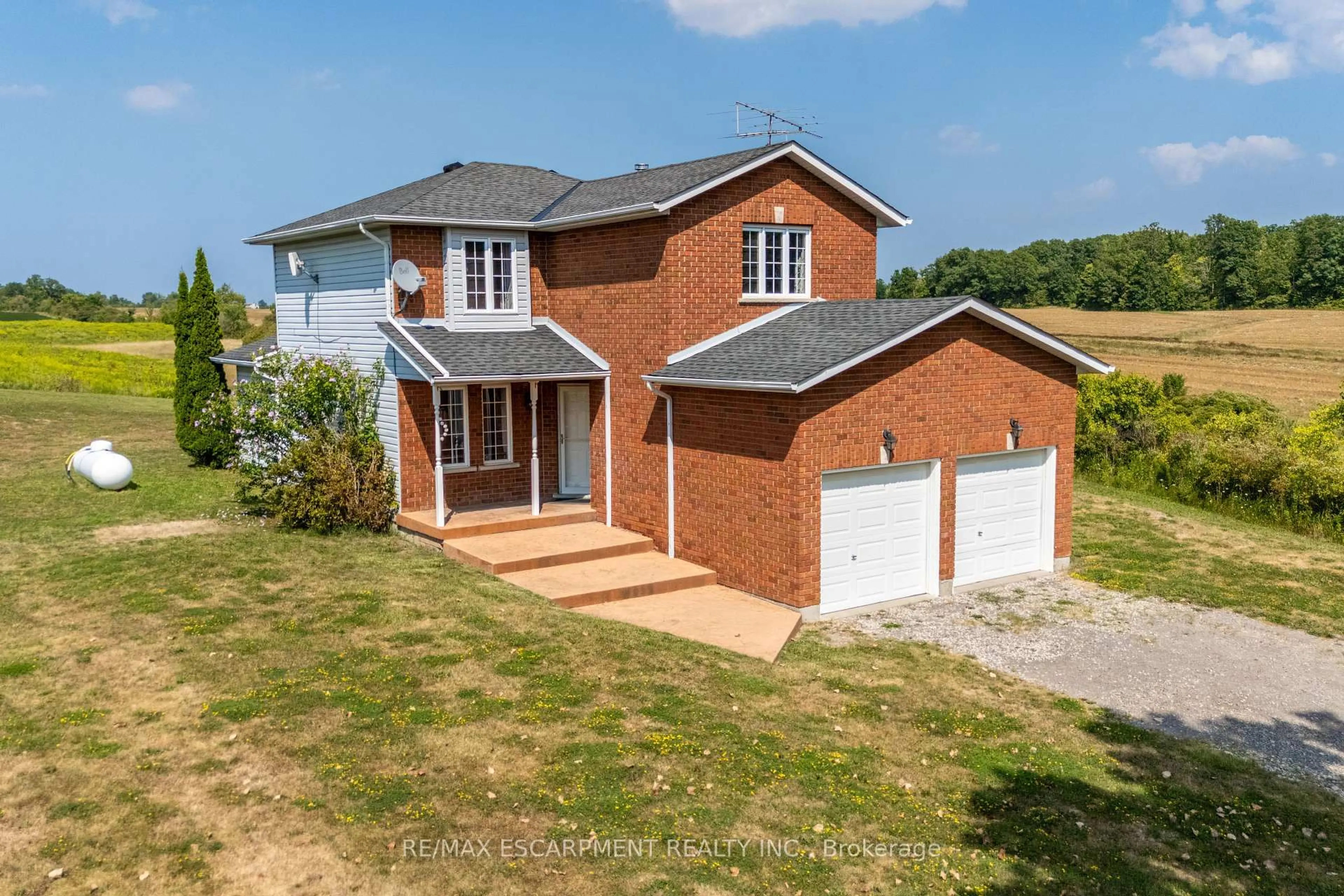 A pic from outside/outdoor area/front of a property/back of a property/a pic from drone, building for 710 HALL Rd, Hamilton Ontario L0R 1C0