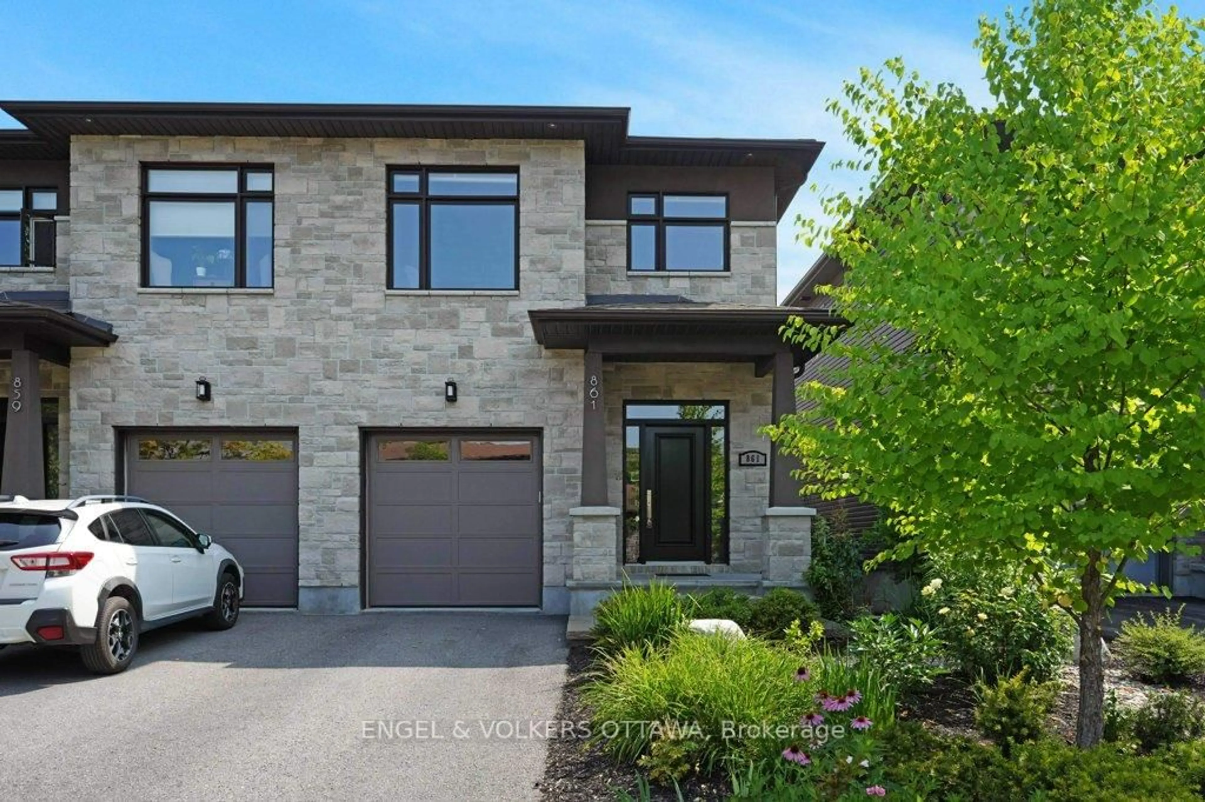 Home with brick exterior material, street for 861 Alpine Ave, Ottawa Ontario K2B 5R5