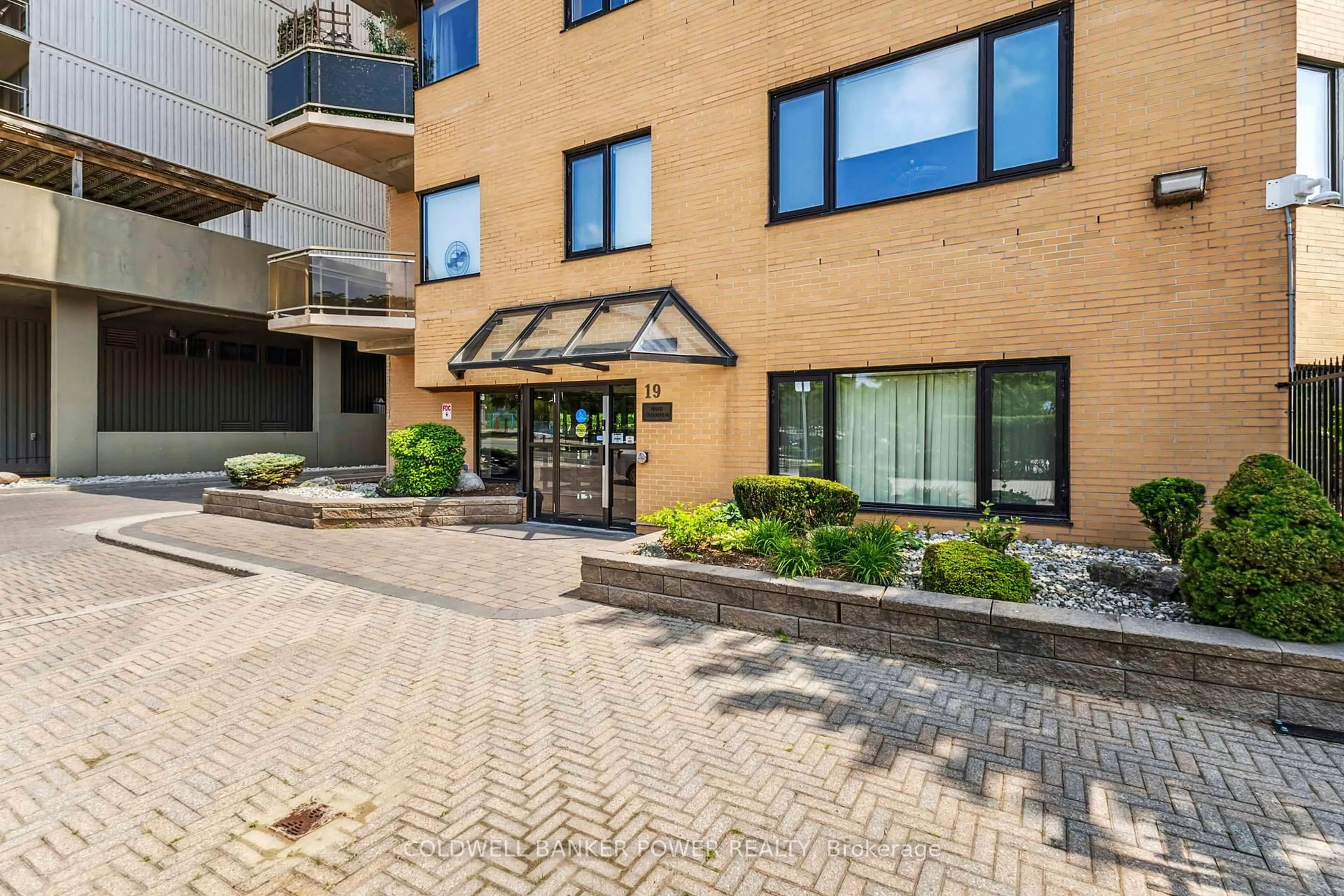 Patio, unknown for 19 King St #602, London East Ontario N6A 5N8