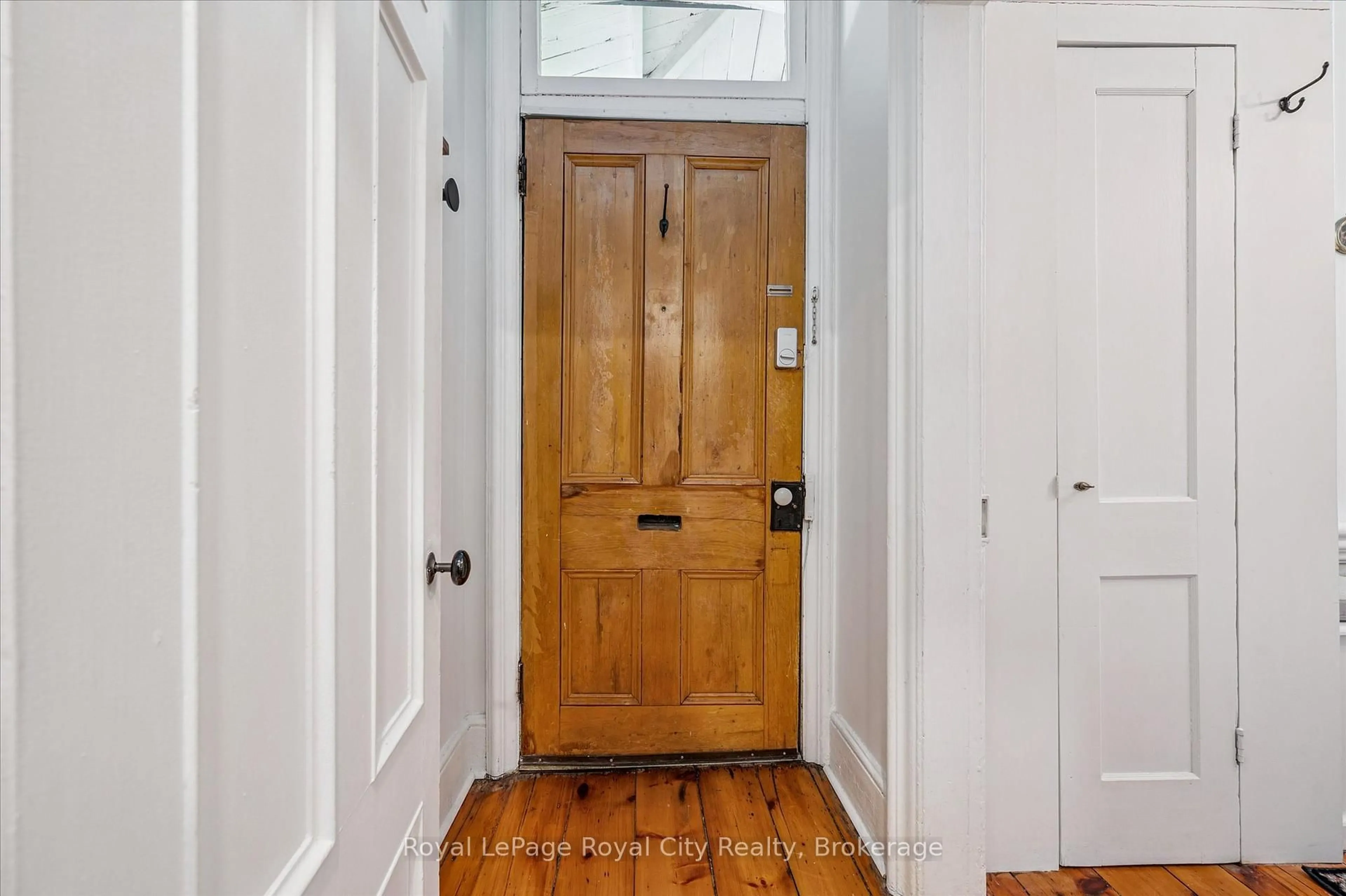 Indoor entryway for 80 Cork St, Guelph Ontario N1H 2X4