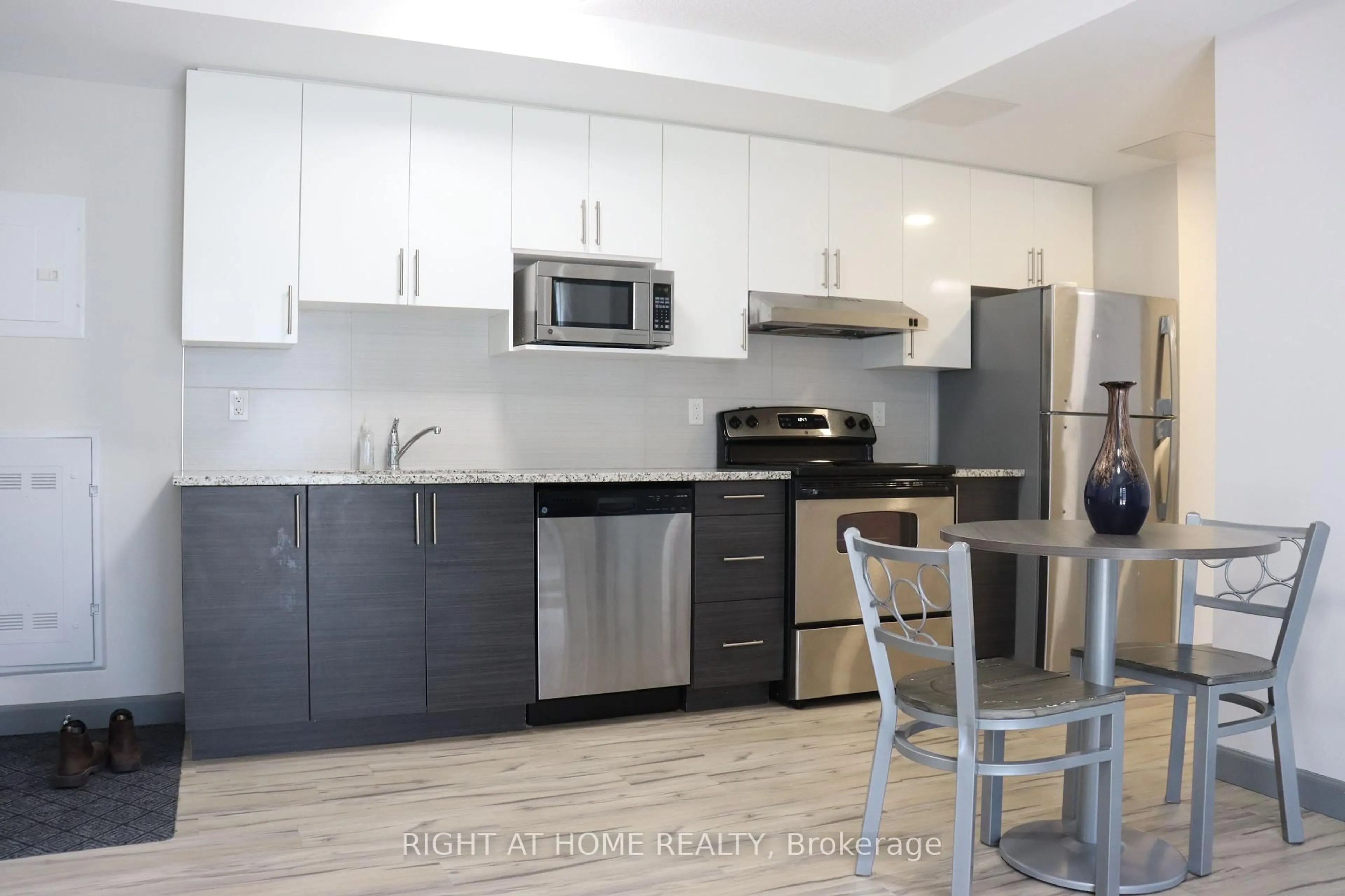Standard kitchen, unknown for 258B Sunview St #215, Waterloo Ontario N2L 3V9