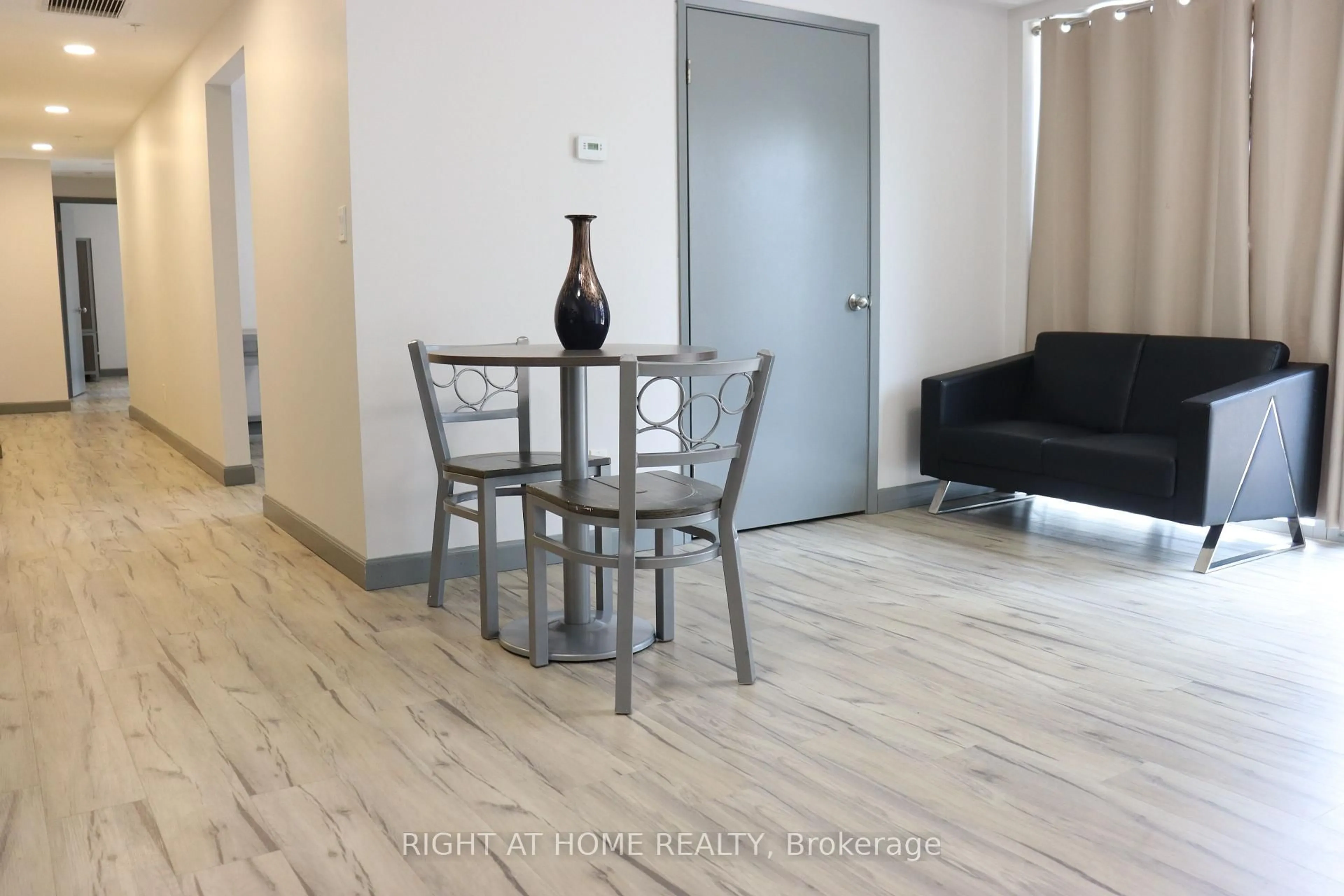 A pic of a room for 258B Sunview St #215, Waterloo Ontario N2L 3V9