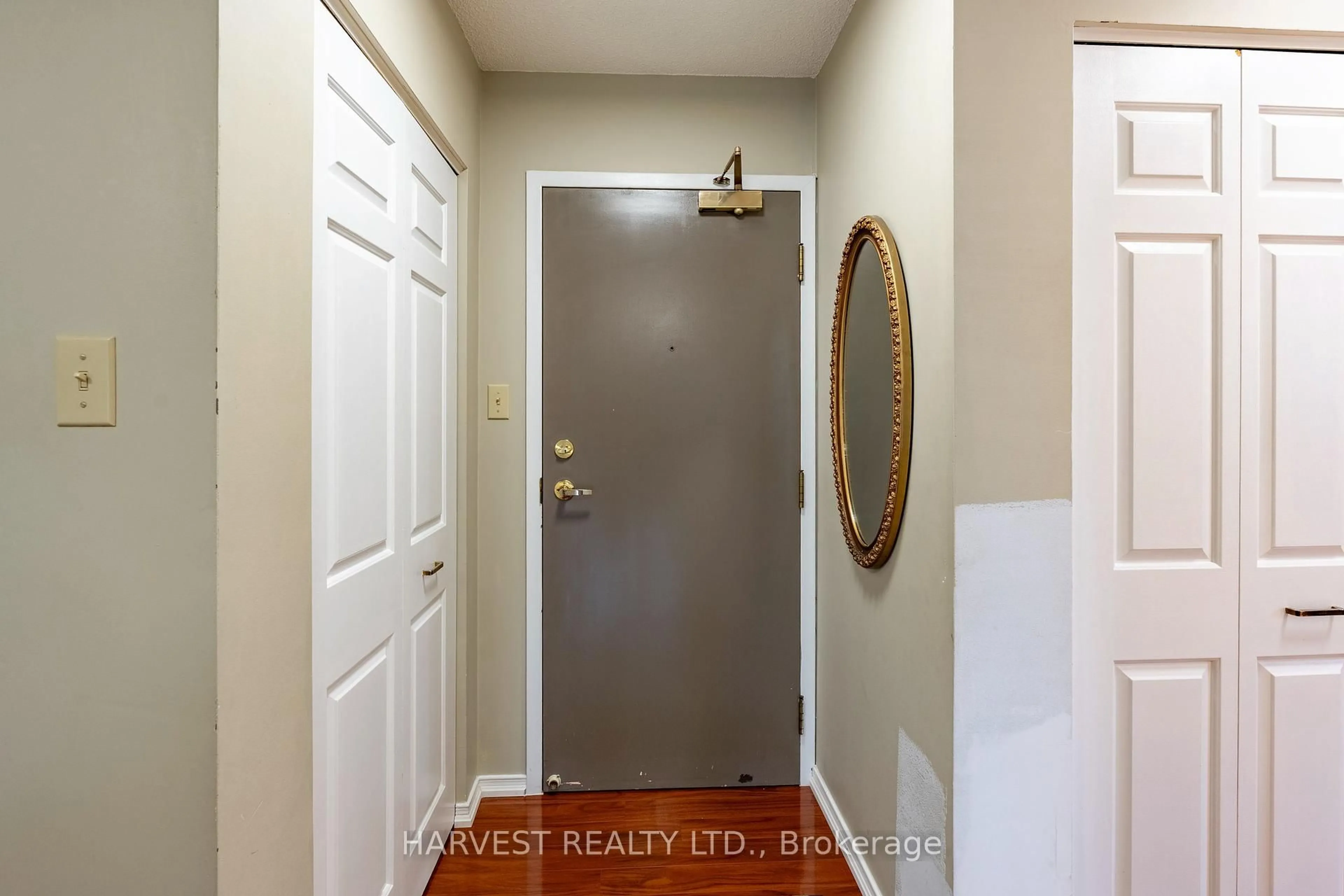 Indoor entryway for 1414 KING St #308, Kitchener Ontario N2G 4T8