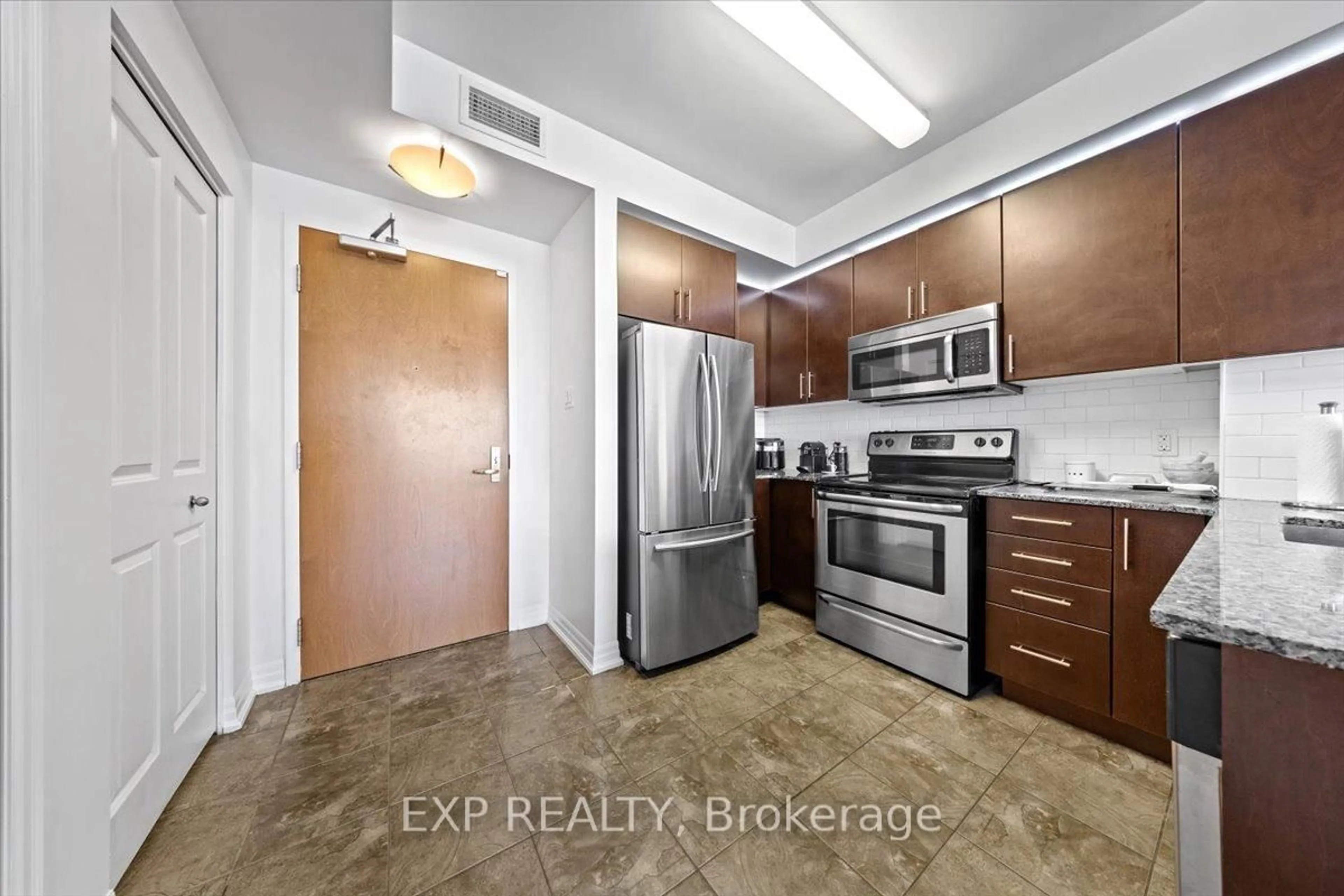 Standard kitchen, unknown for 242 Rideau St #2505, Ottawa Ontario K1N 0B7