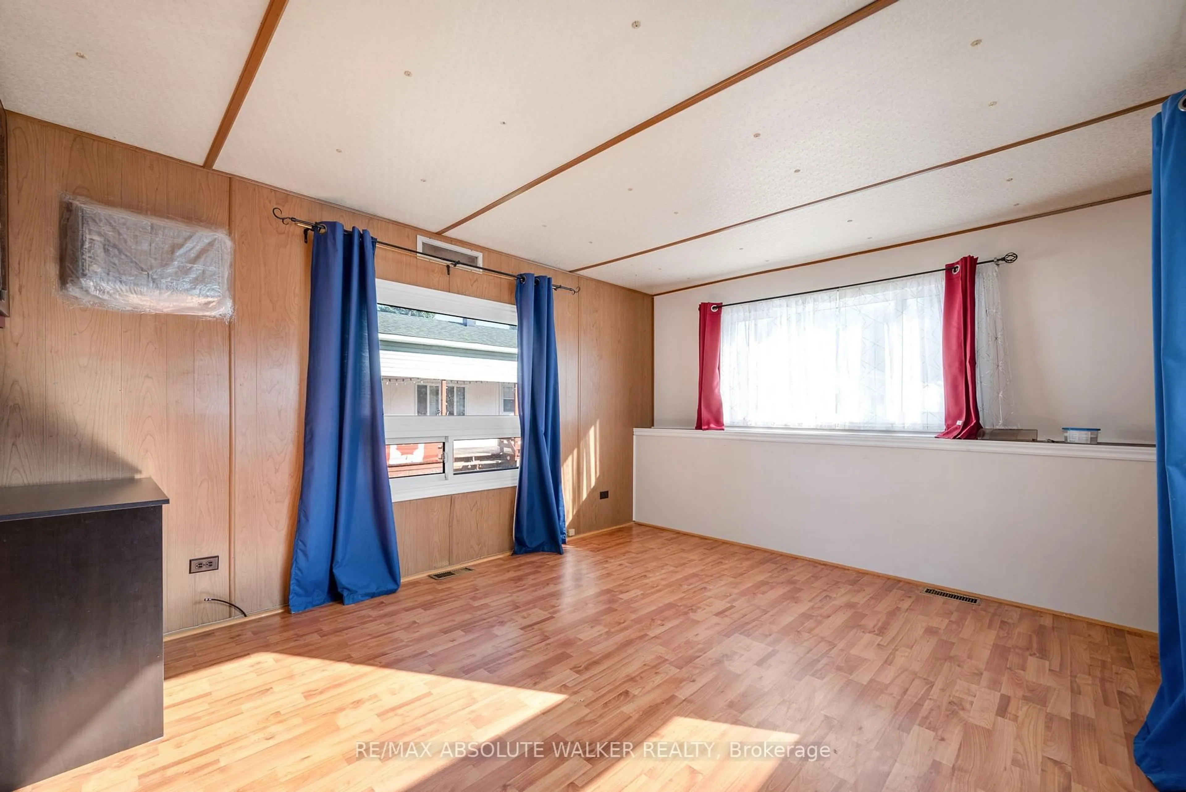 A pic of a room for 18 Tracy Ave, Ottawa Ontario K2H 7P7