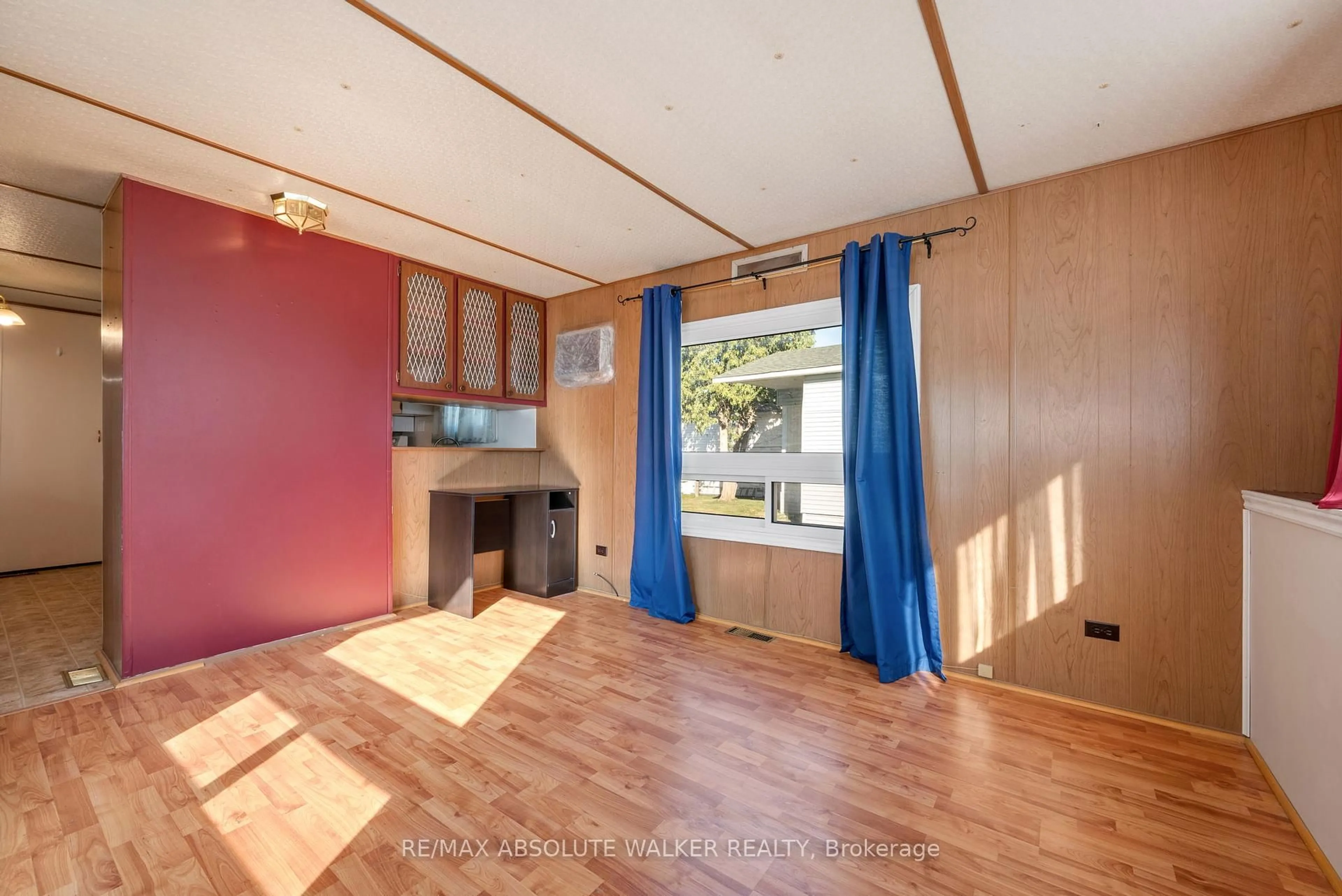 A pic of a room for 18 Tracy Ave, Ottawa Ontario K2H 7P7