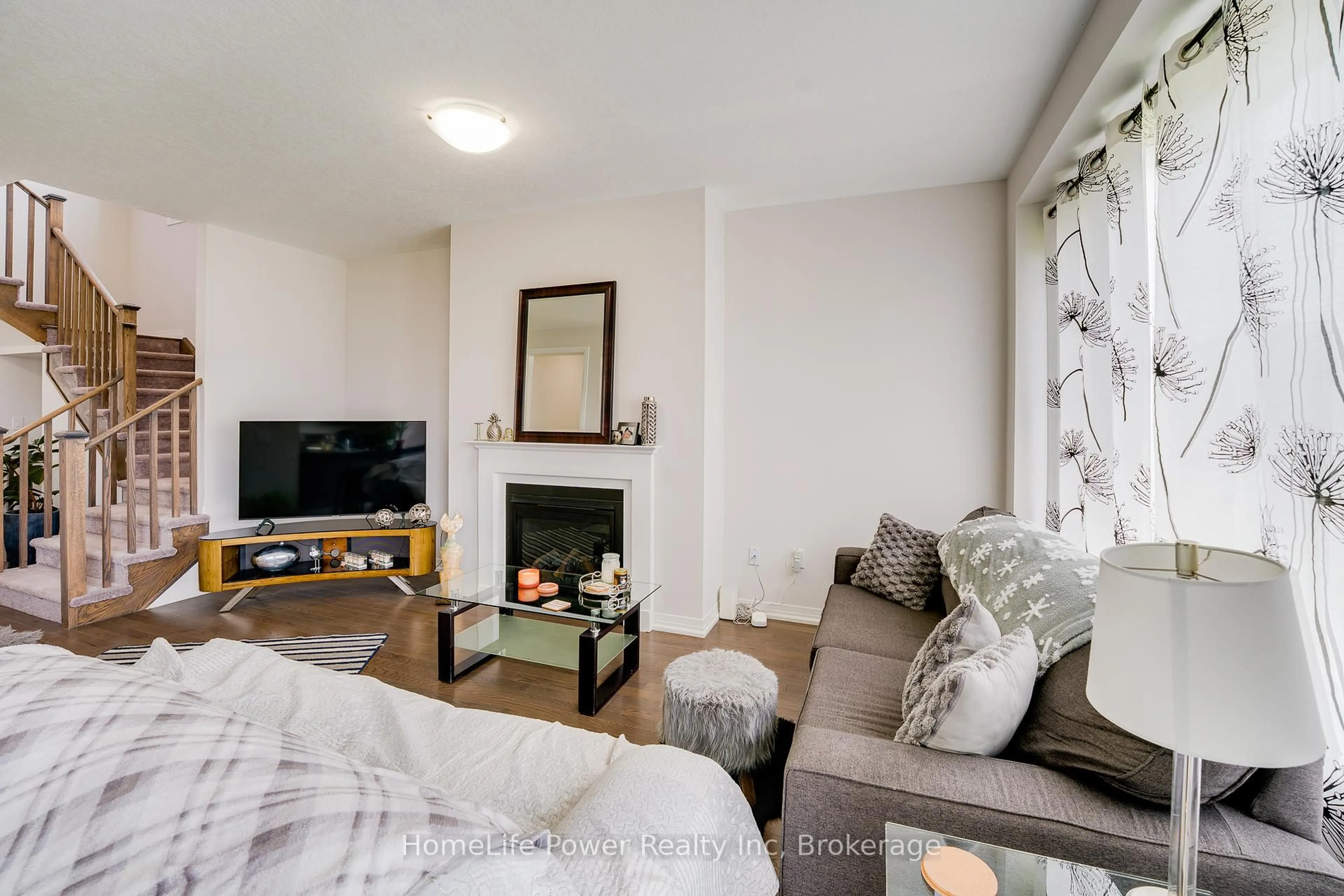Living room with furniture, unknown for 104 BLACKLOCK St, Cambridge Ontario N1S 0E3