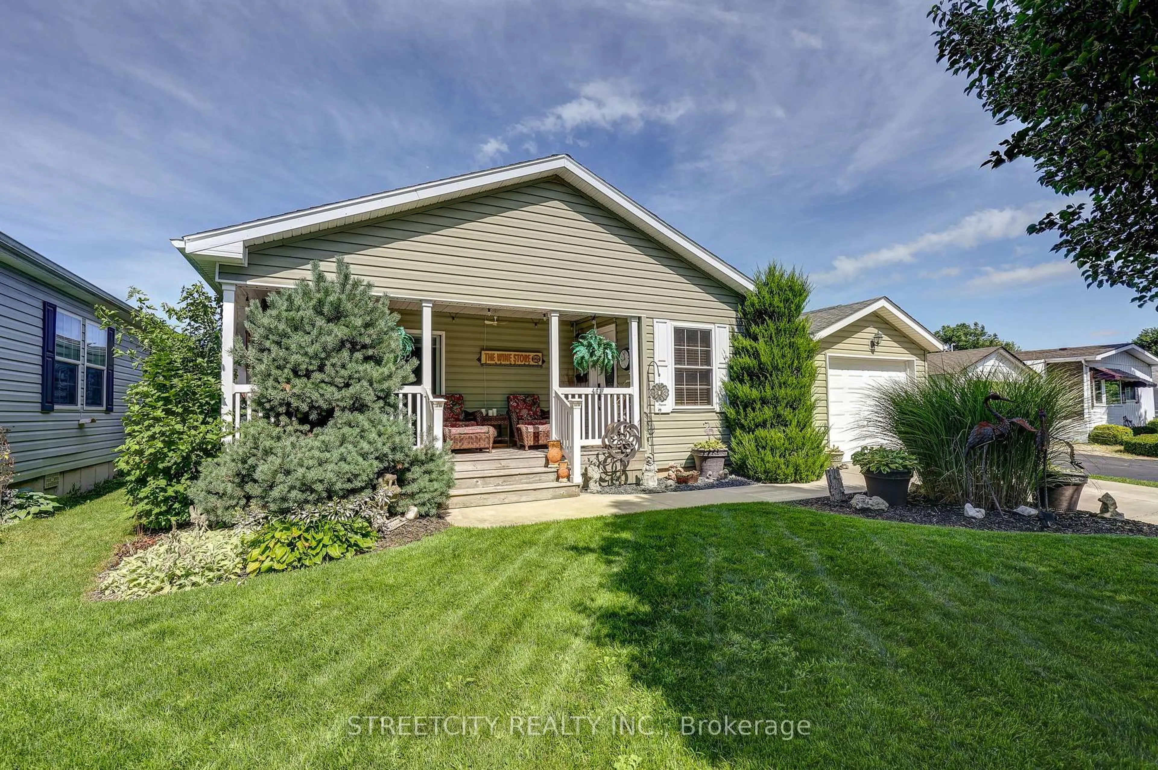 Home with vinyl exterior material, street for 481 Richard Cres, Strathroy-Caradoc Ontario N7G 3P4