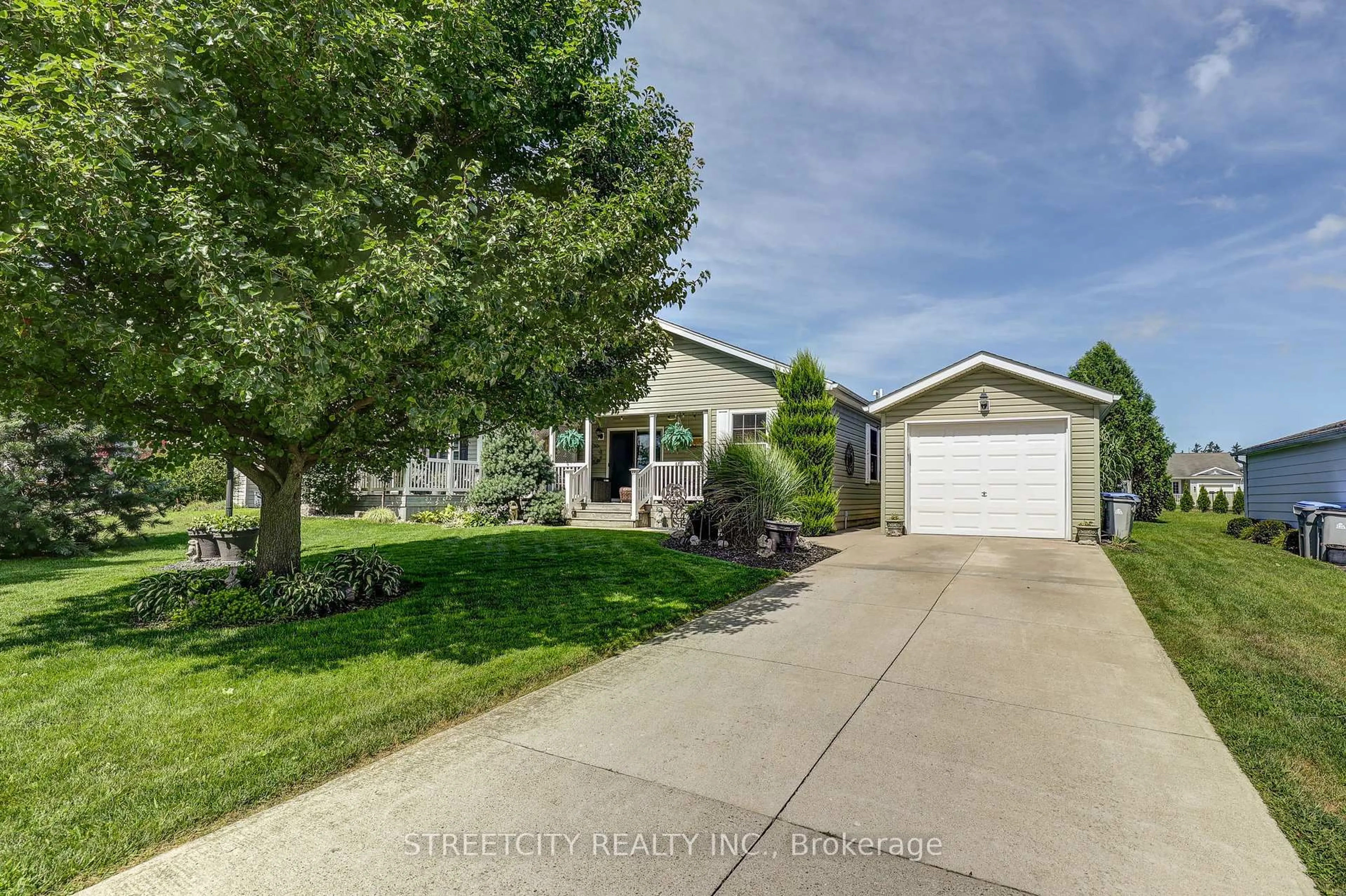 Home with vinyl exterior material, street for 481 Richard Cres, Strathroy-Caradoc Ontario N7G 3P4