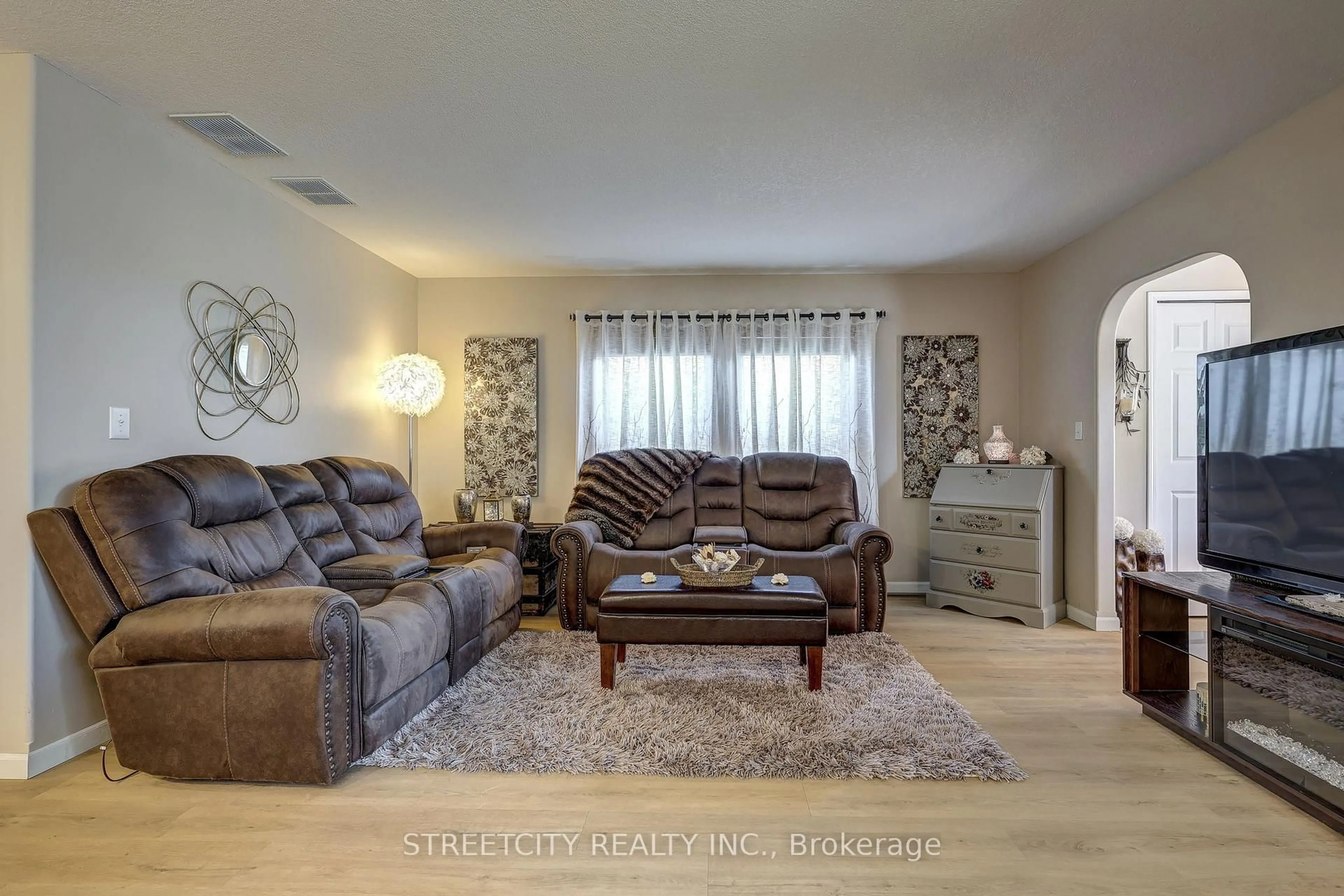 Living room with furniture, unknown for 481 Richard Cres, Strathroy-Caradoc Ontario N7G 3P4