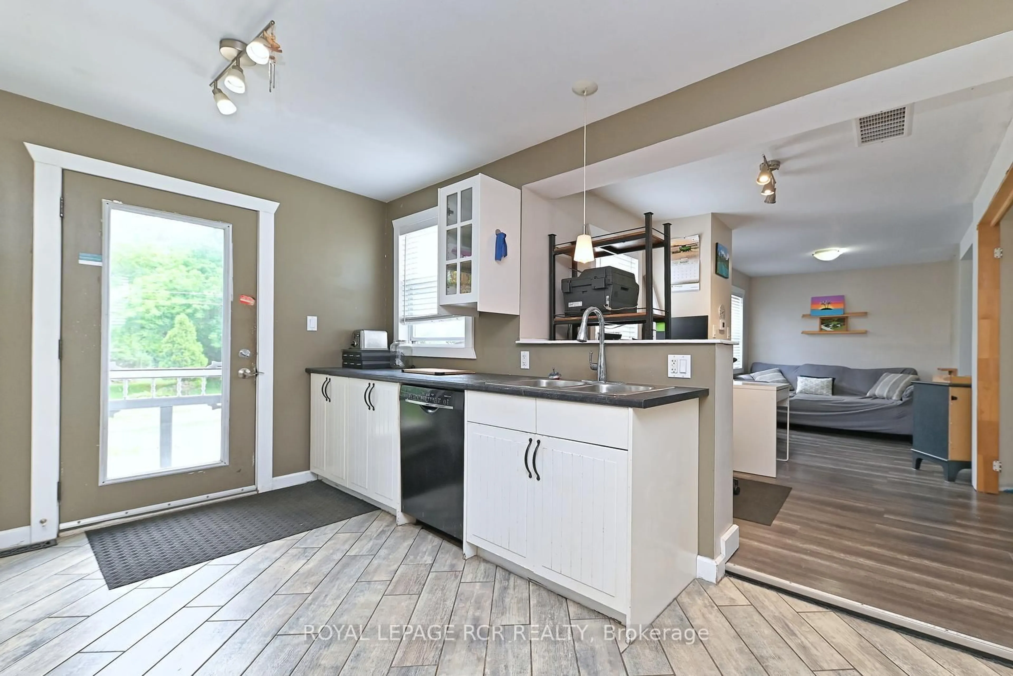 Open concept kitchen, unknown for 62008 County Road 3, East Garafraxa Ontario L9W 7H7