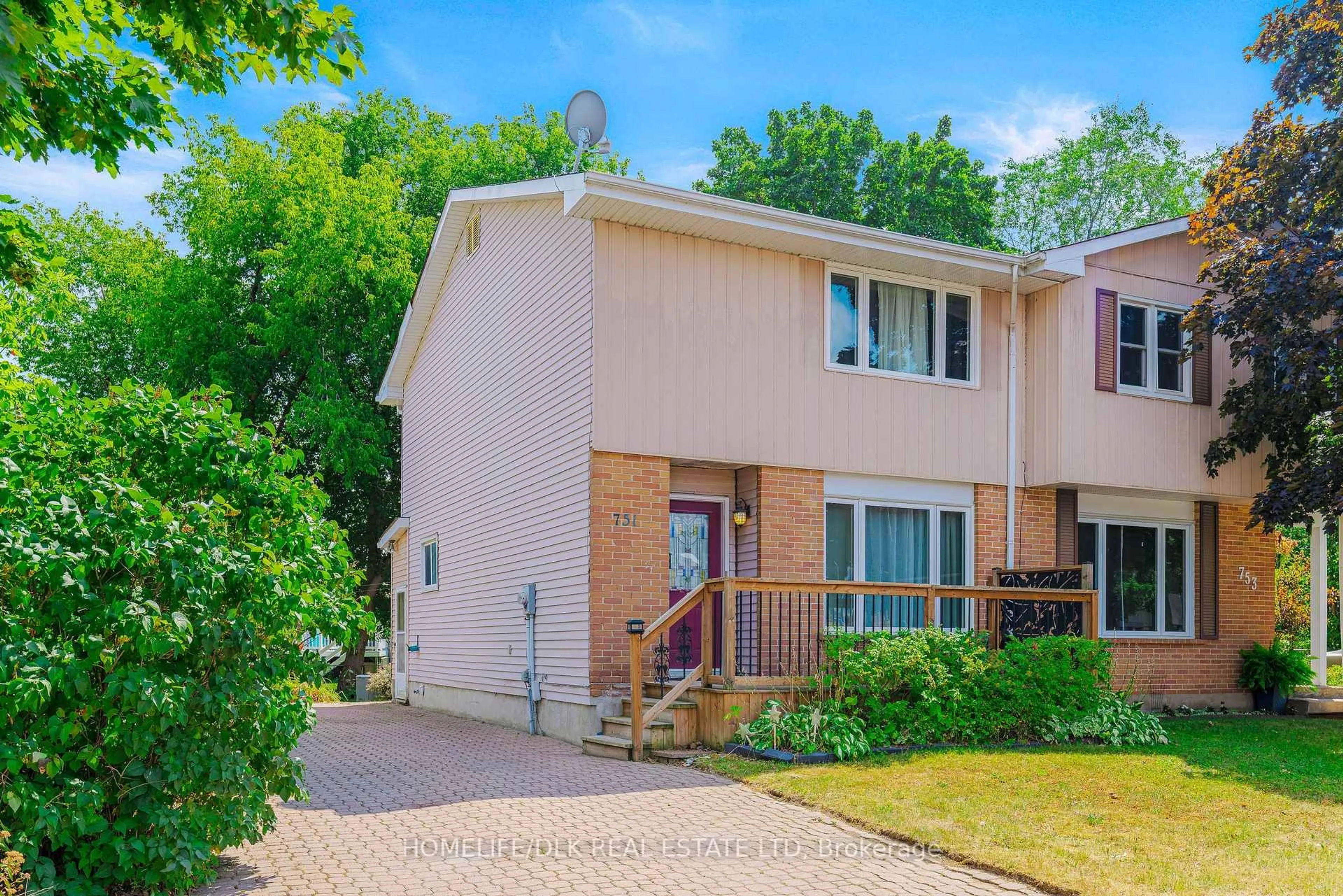 A pic from outside/outdoor area/front of a property/back of a property/a pic from drone, street for 751 Laurier Blvd, Brockville Ontario K6V 5Z3