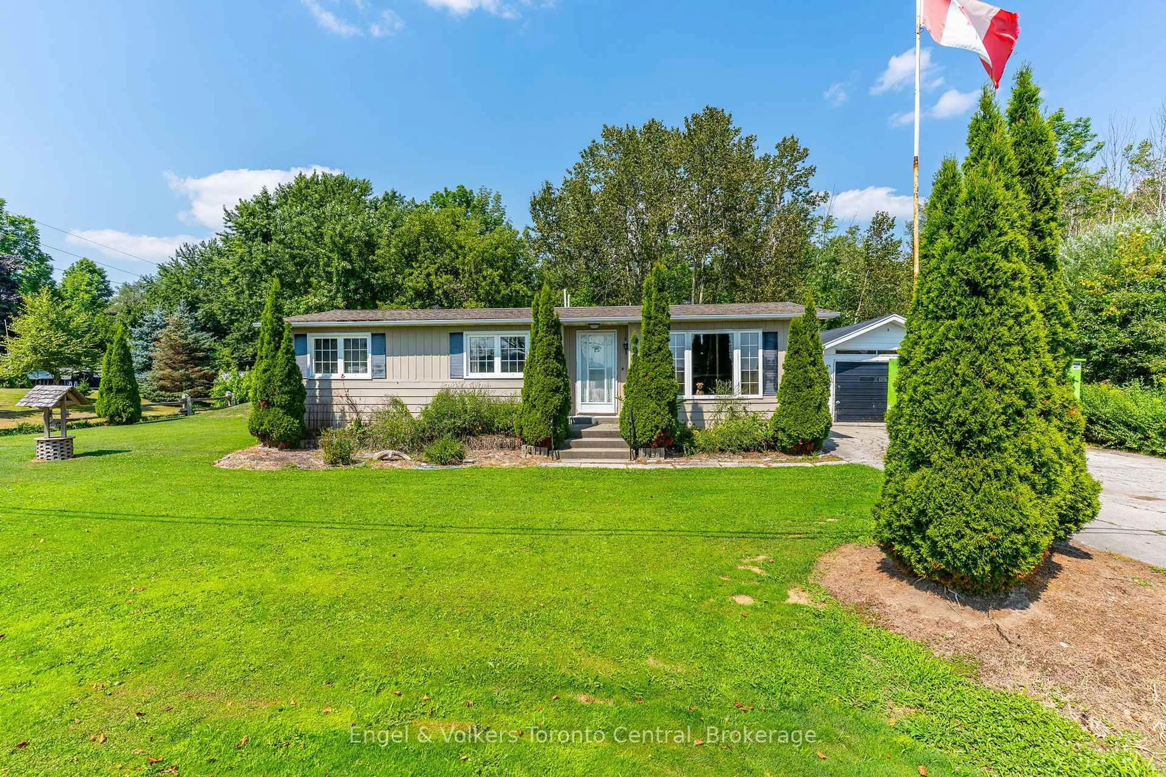 Home with vinyl exterior material, water/lake/river/ocean view for 122467 Grey 5 Rd, Georgian Bluffs Ontario N4K 5N5
