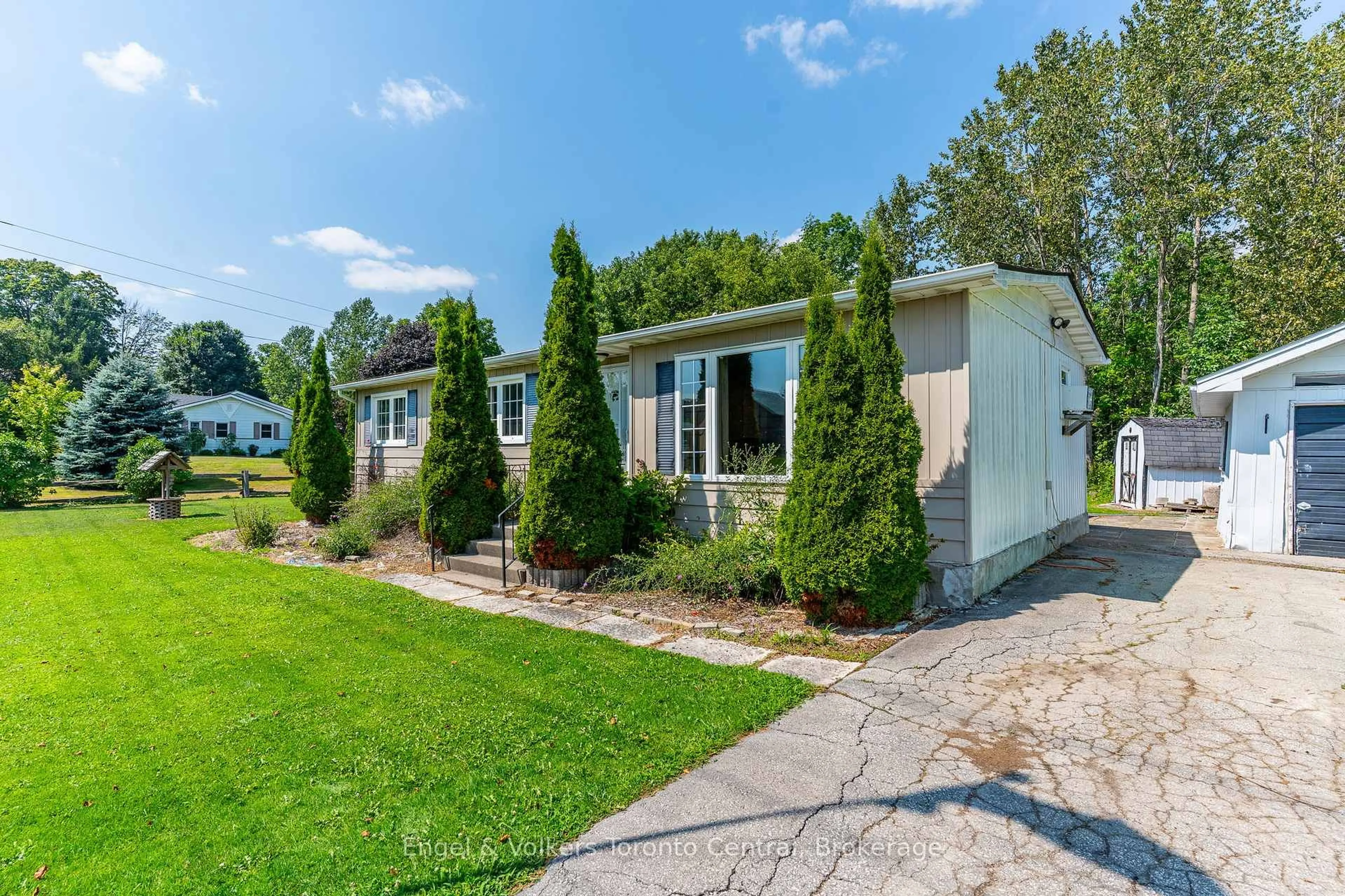 Home with vinyl exterior material, unknown for 122467 Grey 5 Rd, Georgian Bluffs Ontario N4K 5N5