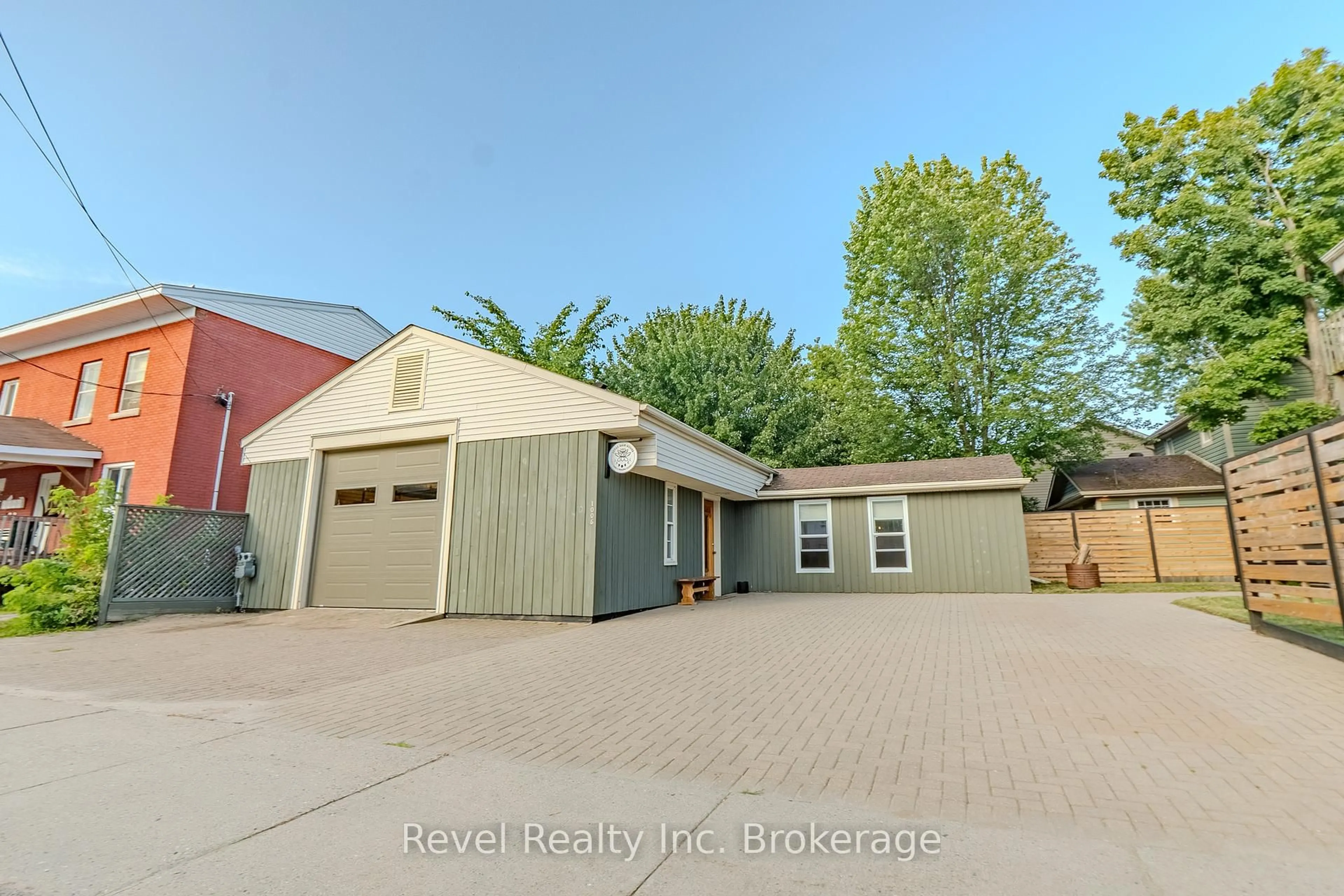 Unknown for 1006 FRASER St, North Bay Ontario P1B 3X9