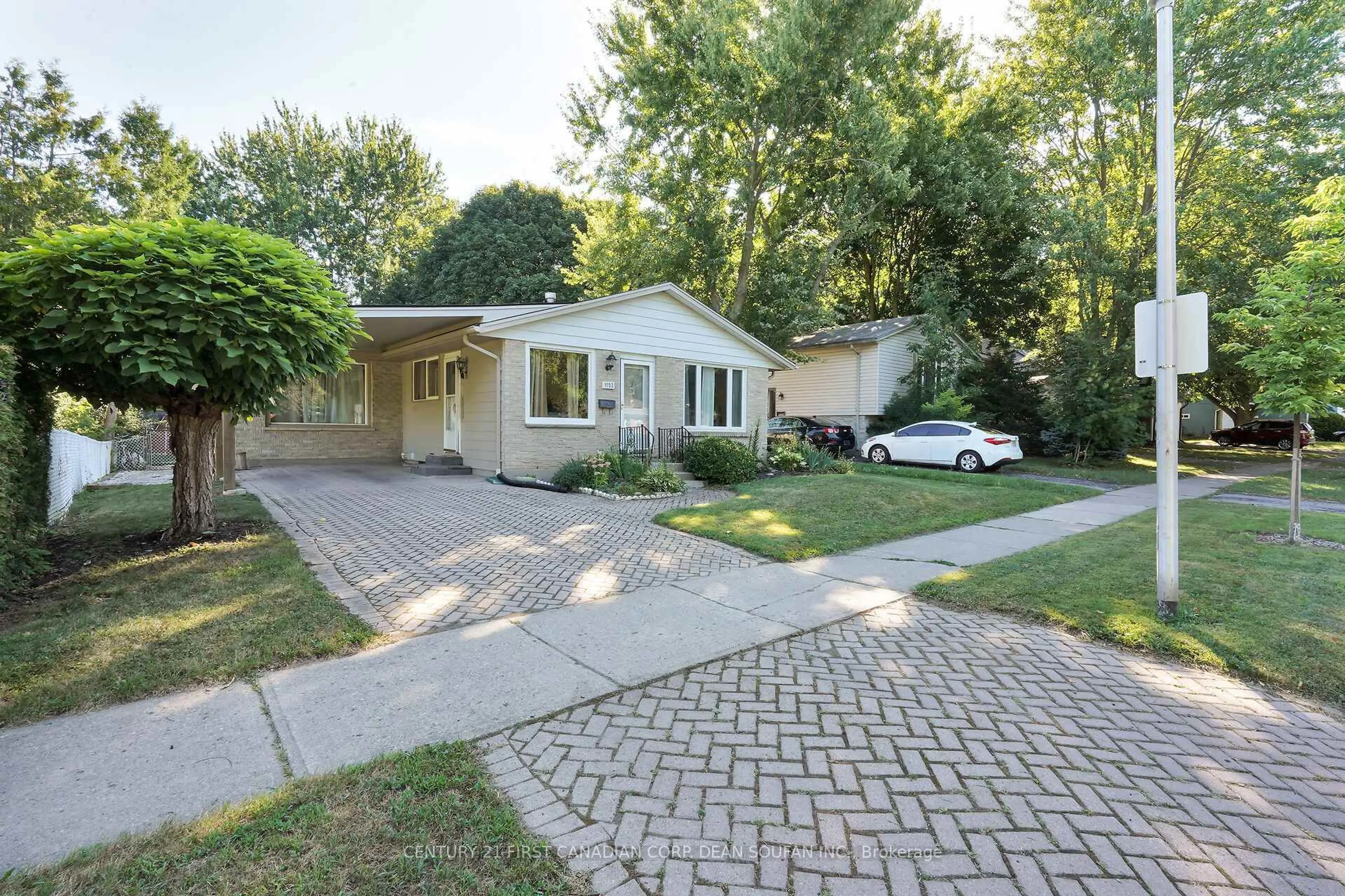 Unknown for 1592 Aldersbrook Rd, London North Ontario N6G 2Z3