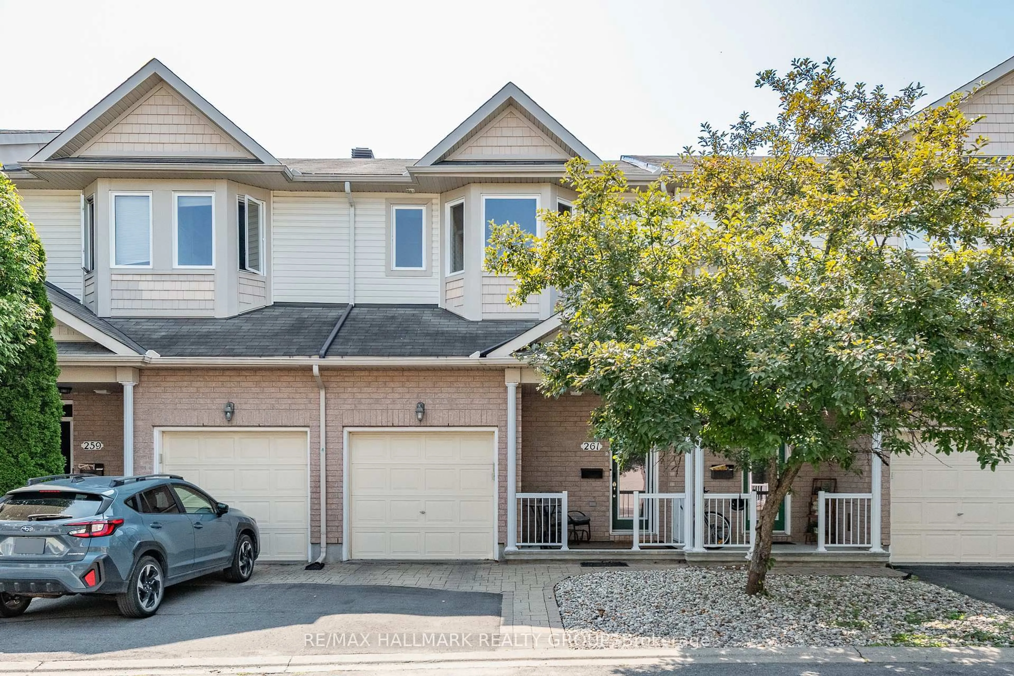 A pic from outside/outdoor area/front of a property/back of a property/a pic from drone, street for 261 Parkrose Private, Ottawa Ontario K4A 0N8