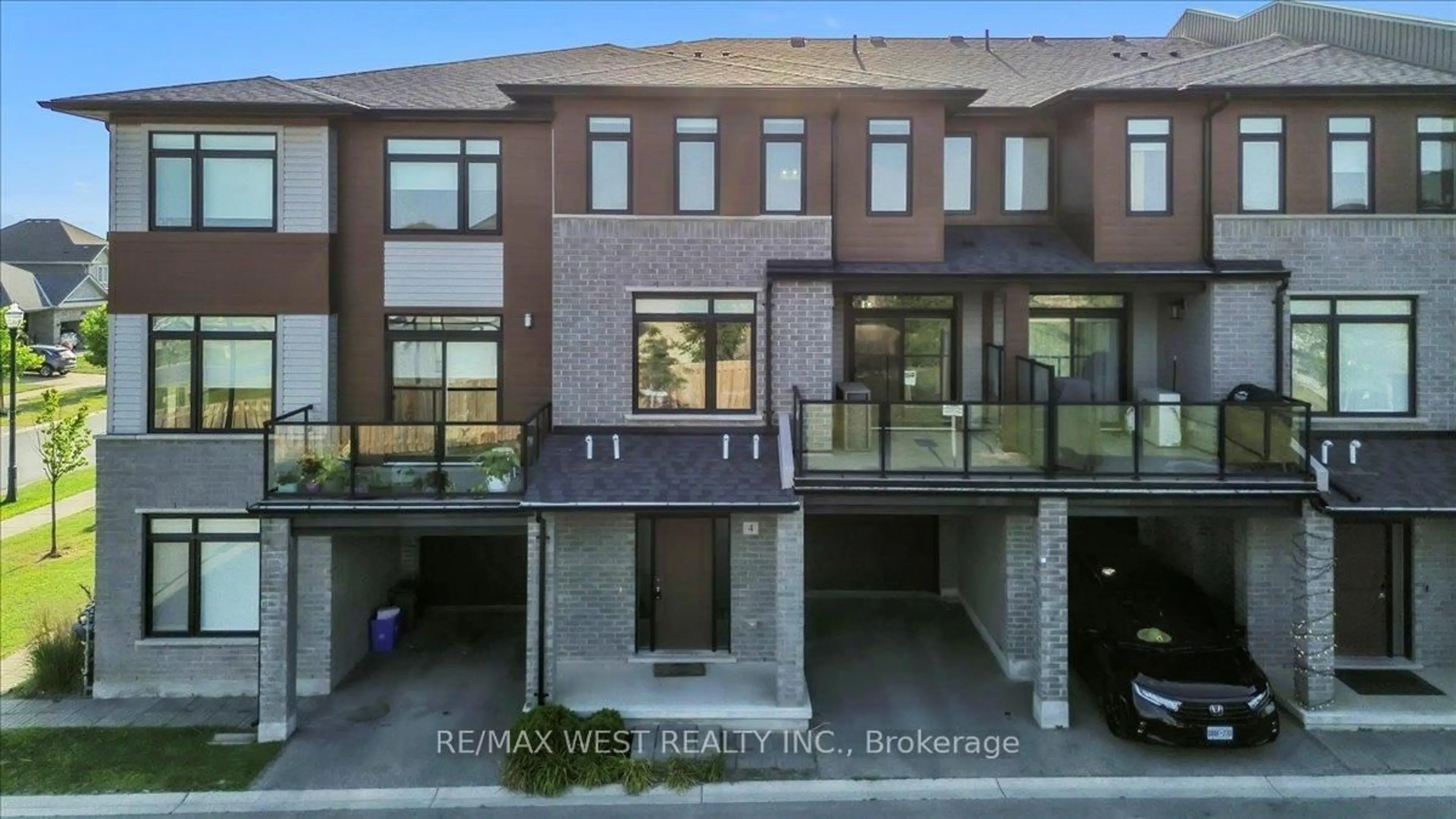 Unknown for 3260 Singleton Ave #4, London South Ontario N6L 0E5