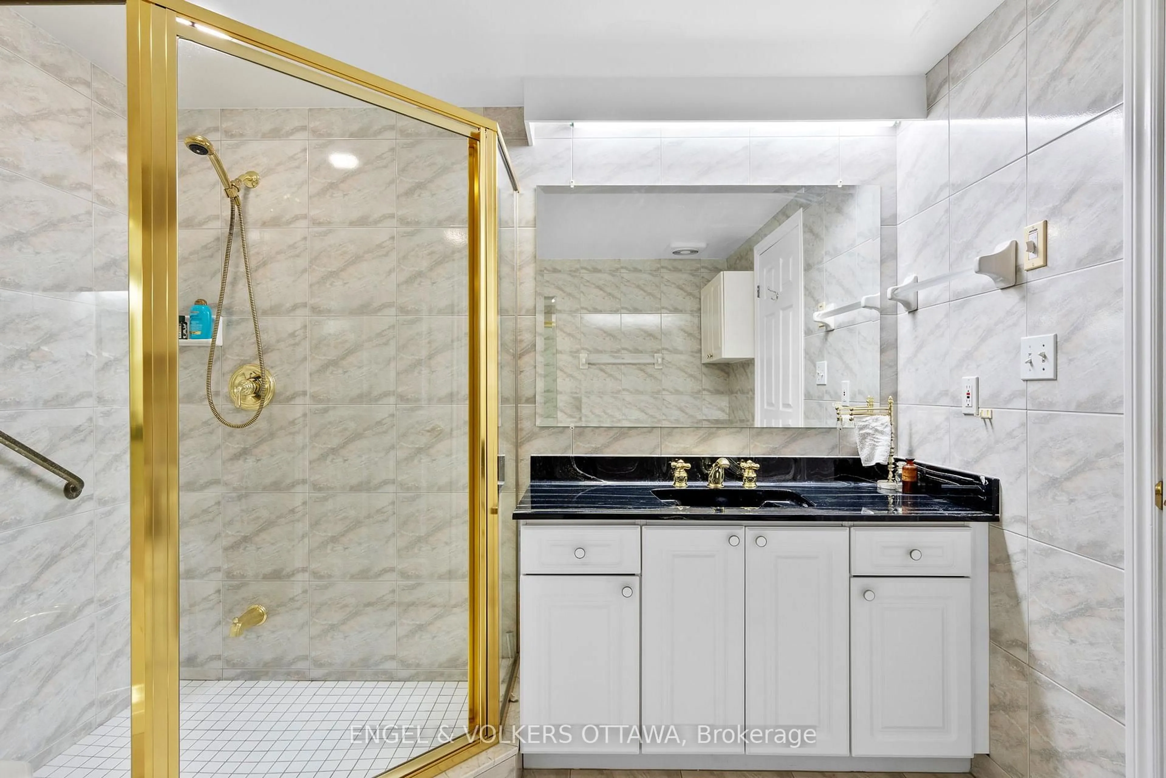 Standard bathroom, ceramic/tile floor for 3105 Carling Ave #1604, Ottawa Ontario K2H 5A6