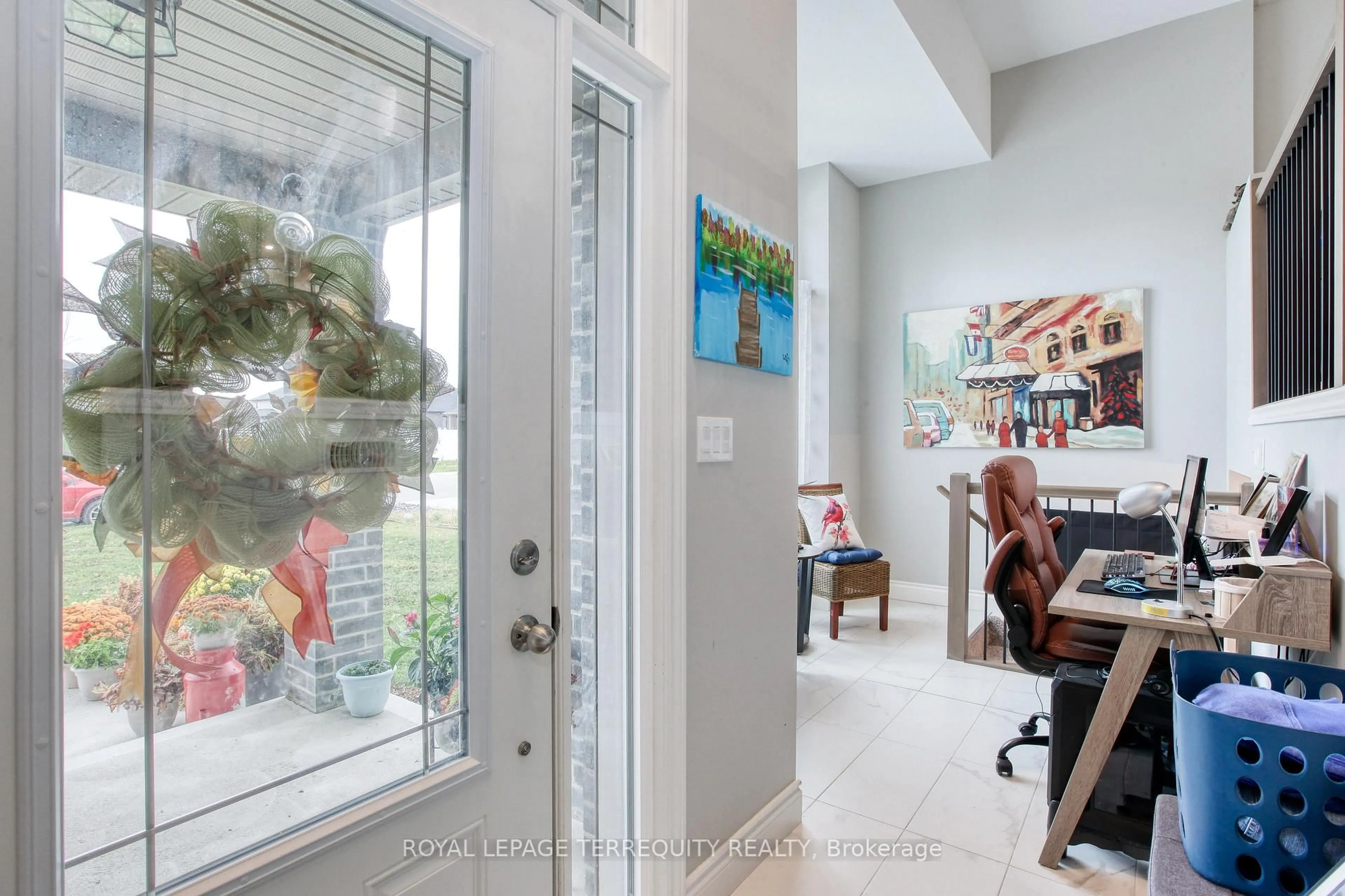 Indoor entryway for 172 Lambert St, Amherstburg Ontario N9V 0A9