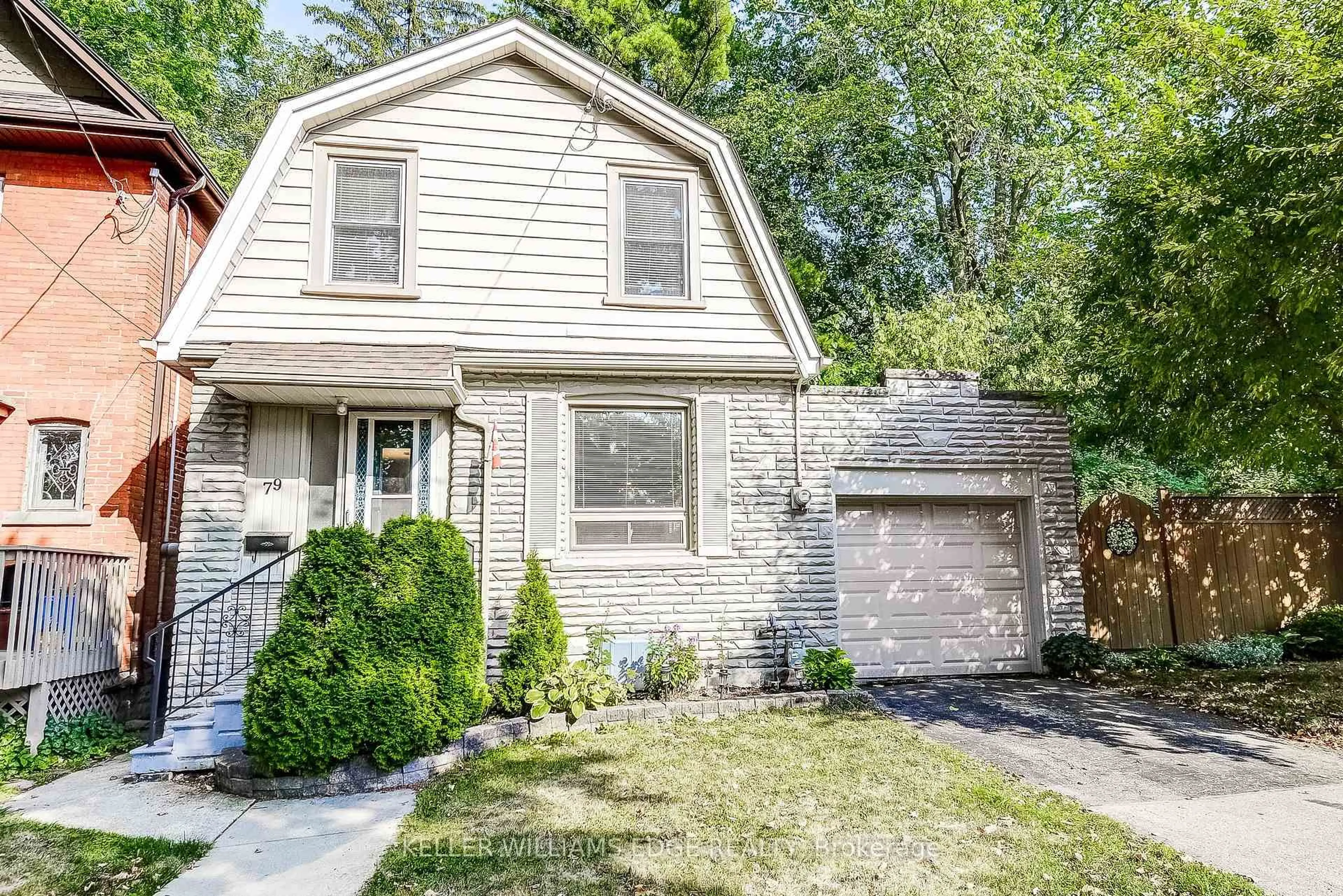 Home with brick exterior material, street for 79 Mountain Ave, Hamilton Ontario L8P 4G3