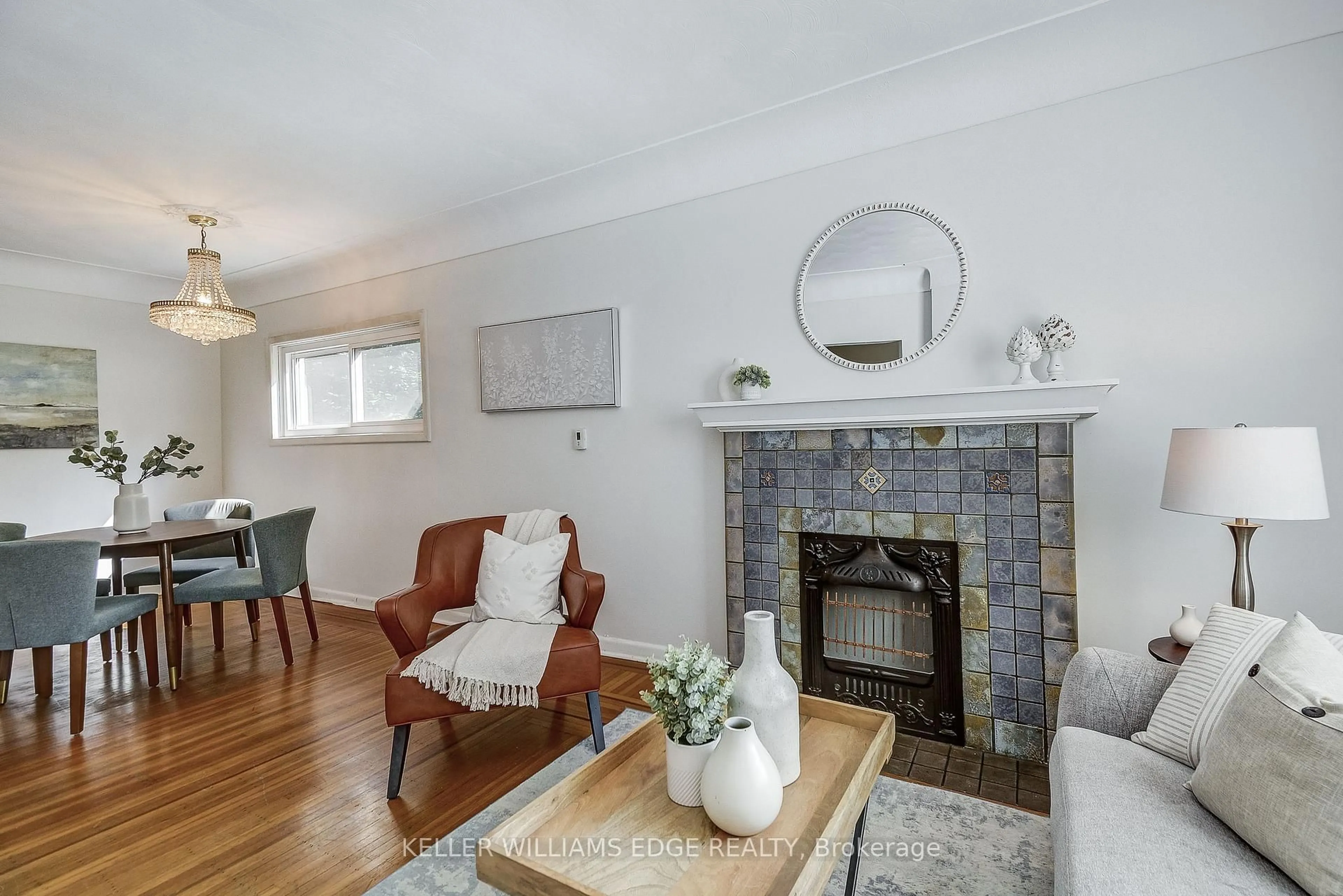 Living room with furniture, wood/laminate floor for 79 Mountain Ave, Hamilton Ontario L8P 4G3