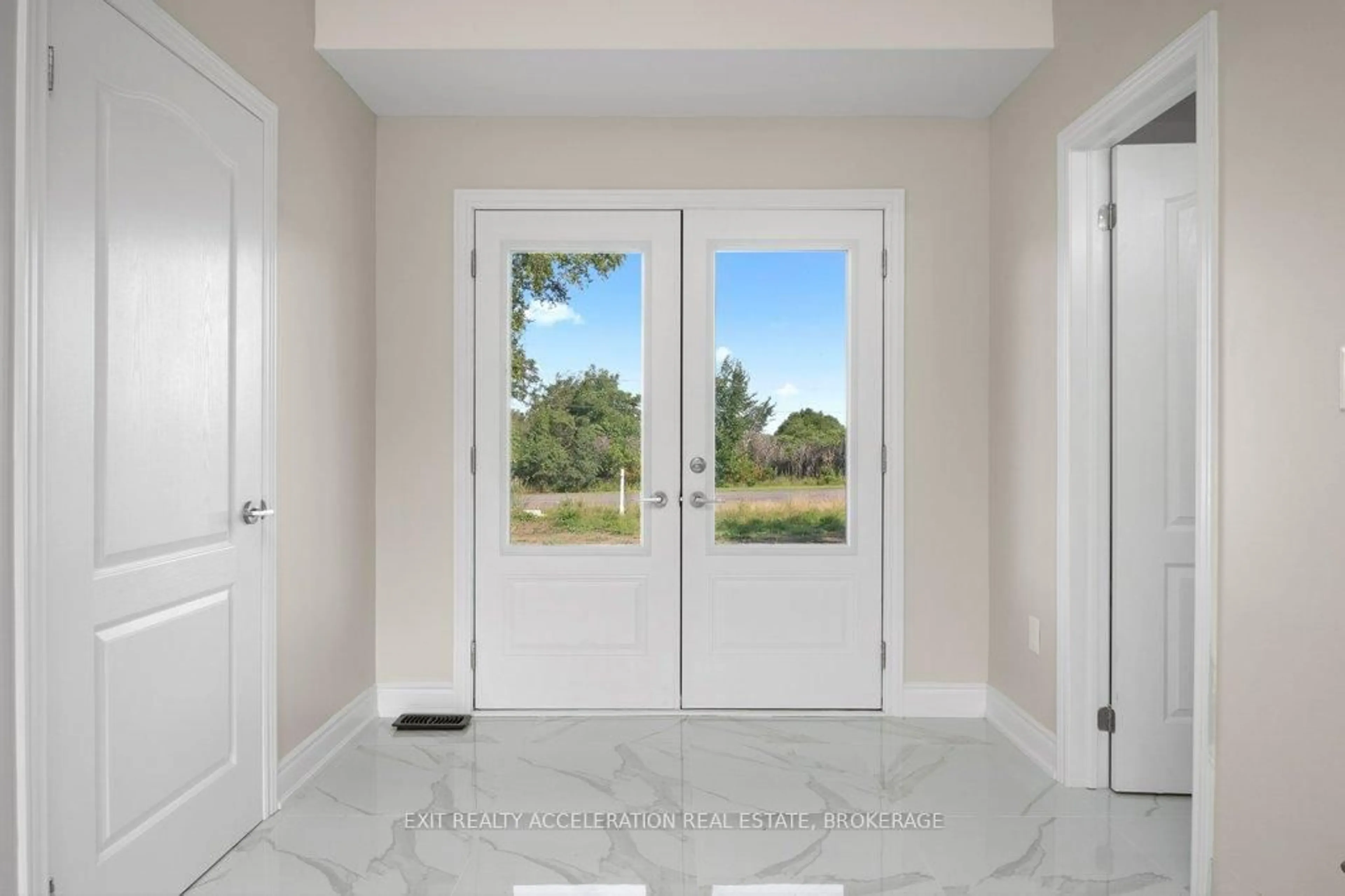 Indoor entryway for 3268 COUNTY RD 9, Napanee Ontario K7R 3K8